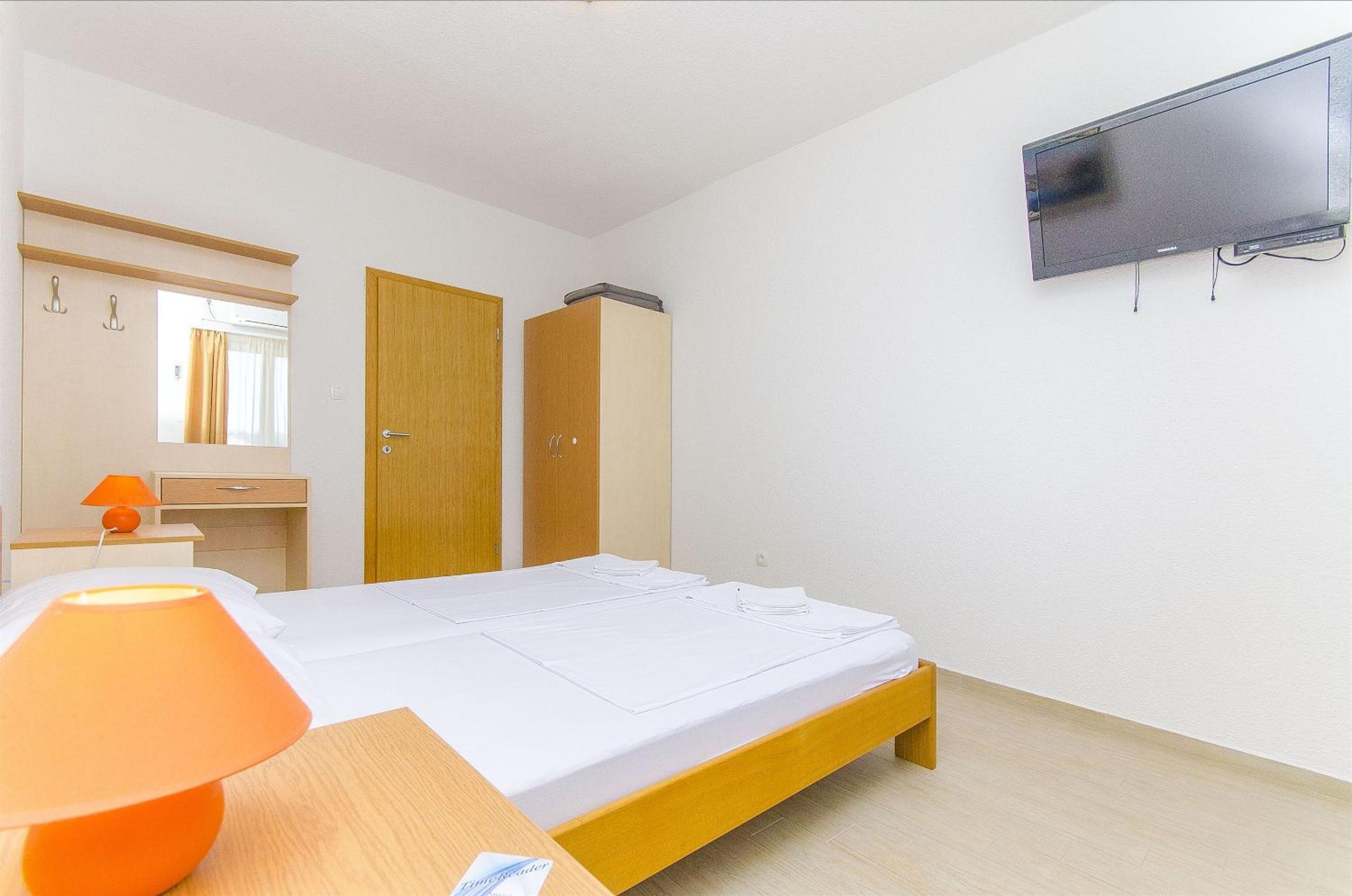One-Bedroom Apartment with Sea View photo 1