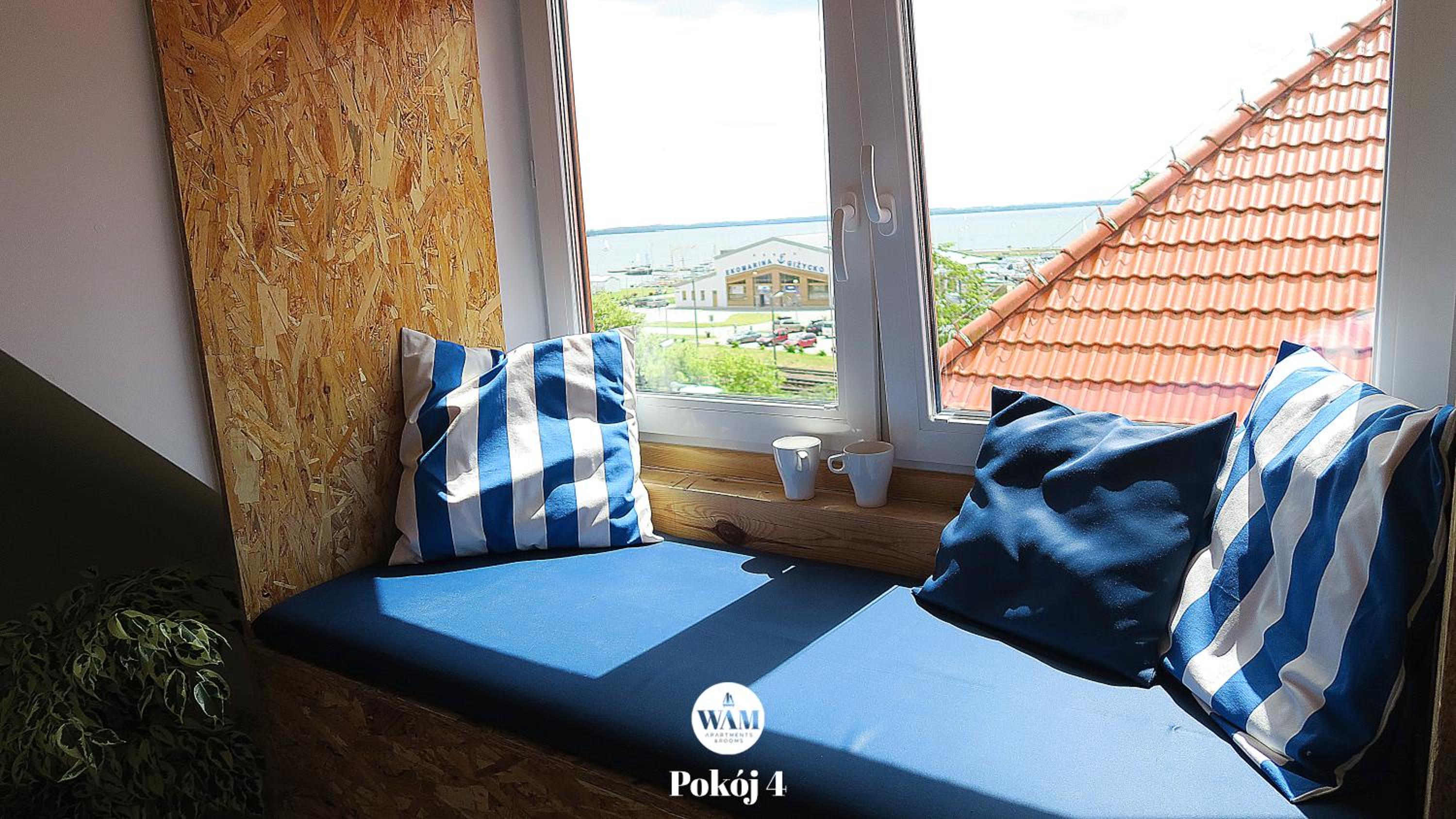 Double Room with Lake View - Photo 2
