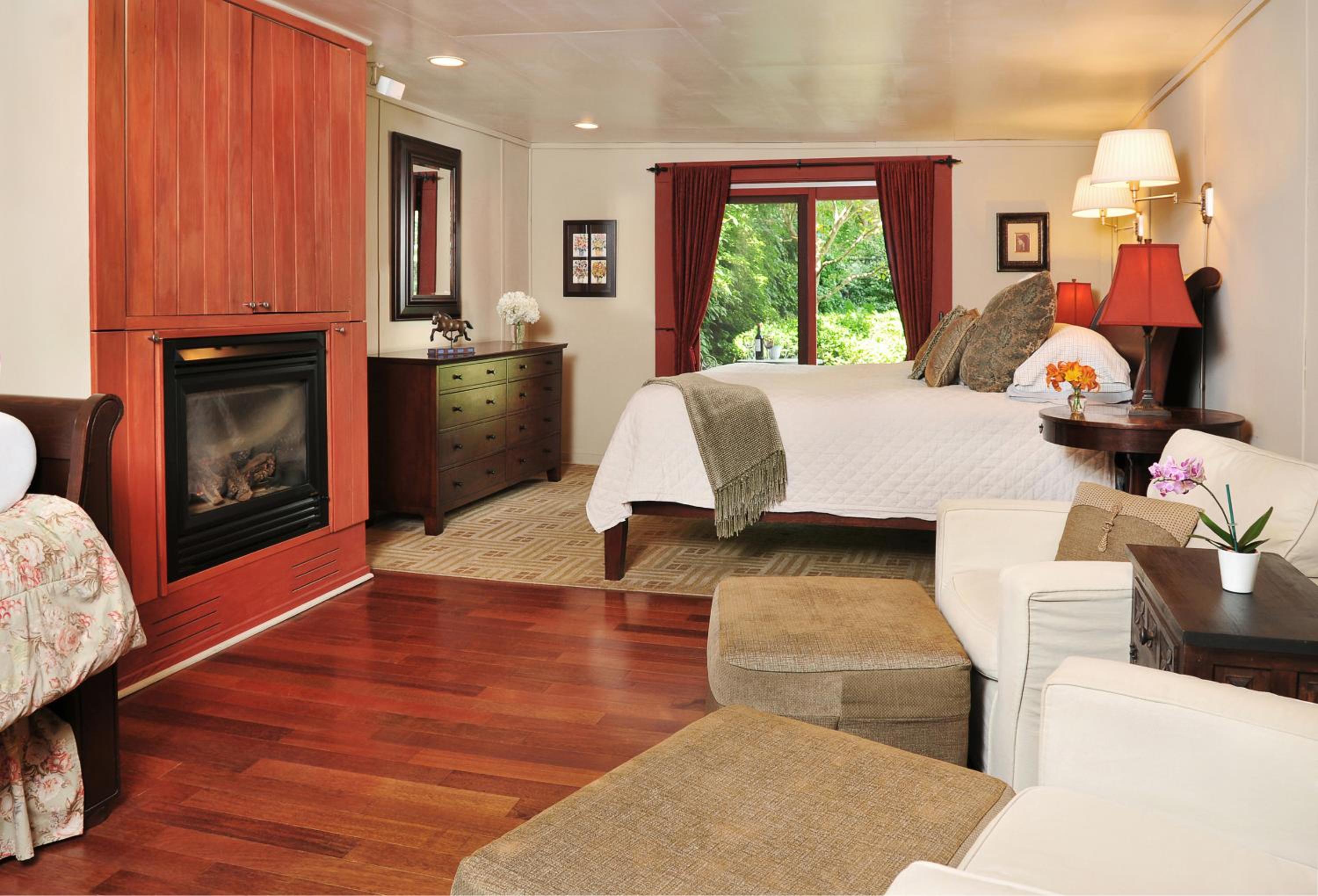 Deluxe Suite photo 1
