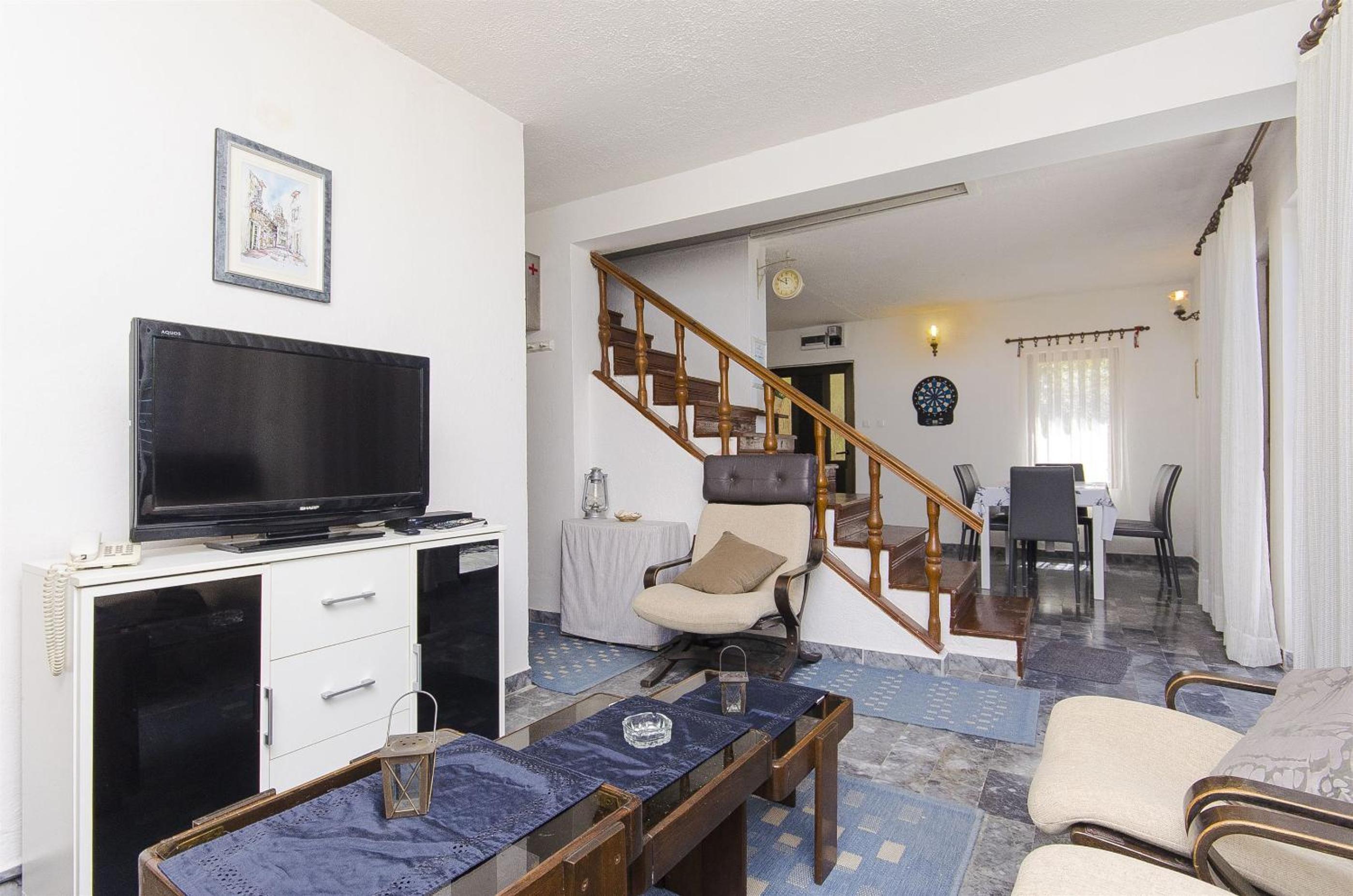 Three-Bedroom Vacation Home photo 1