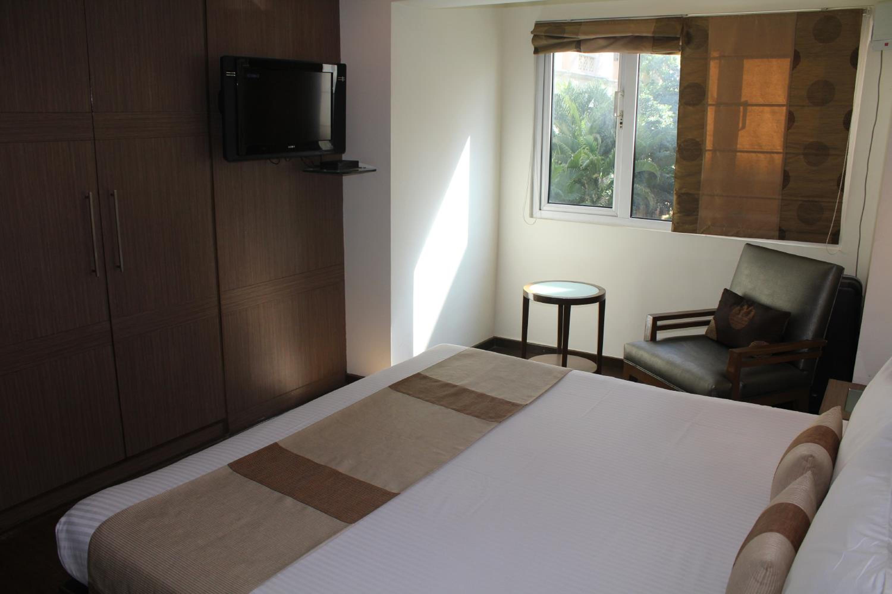 Studio Apartment photo 2