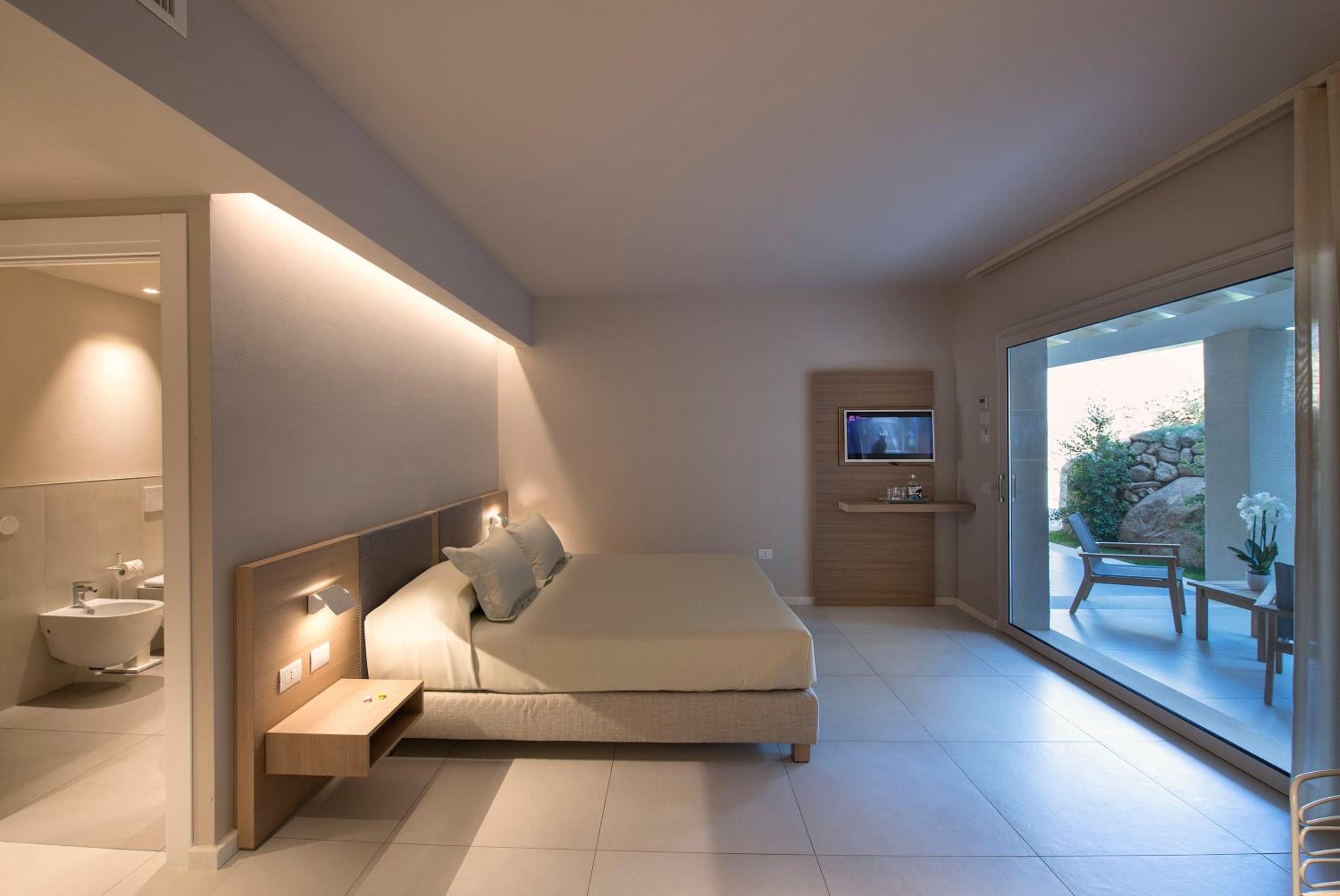 Double or Twin Room - Photo 3