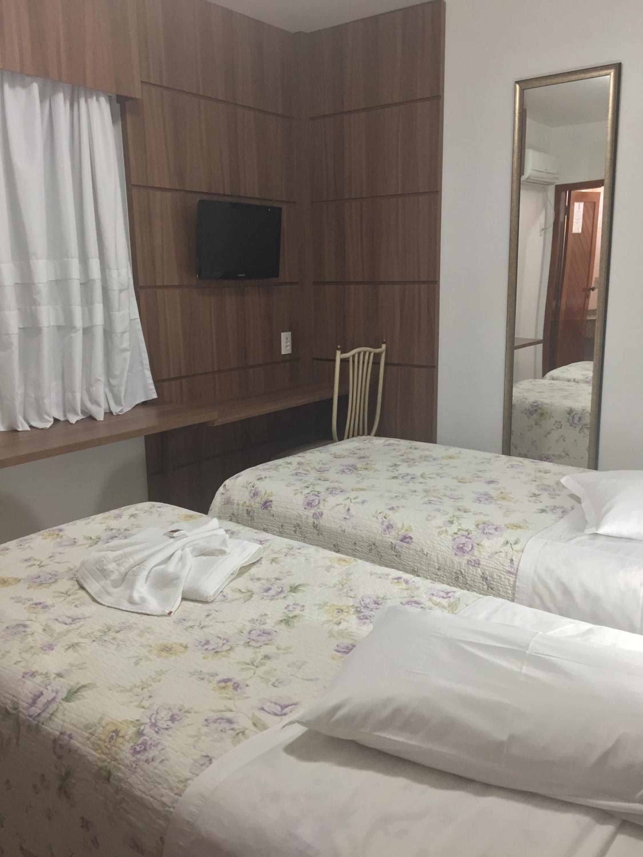 Deluxe Double or Twin Room photo 2