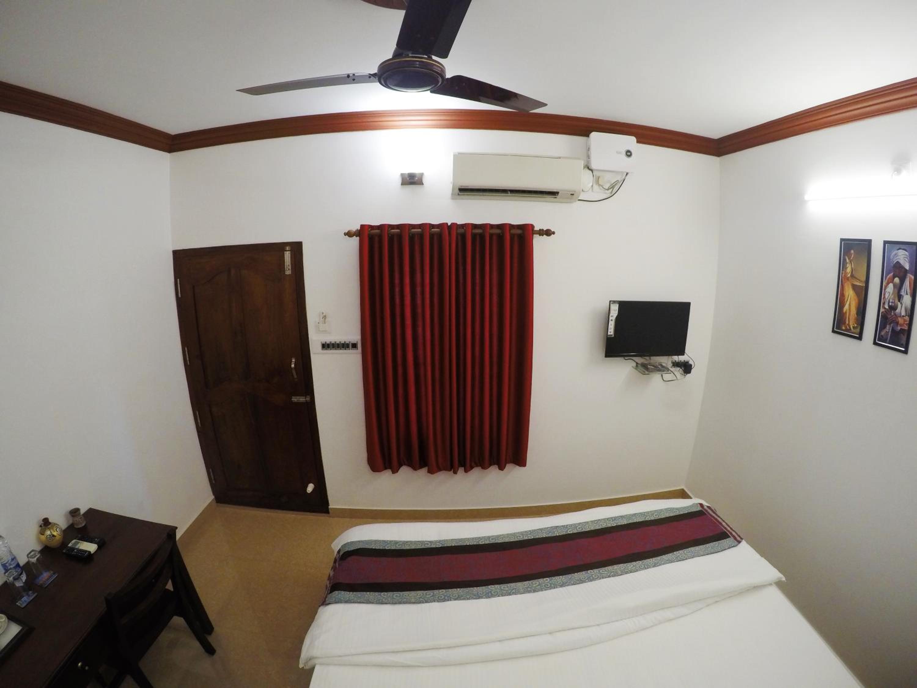Deluxe Double or Twin Room - Photo 1