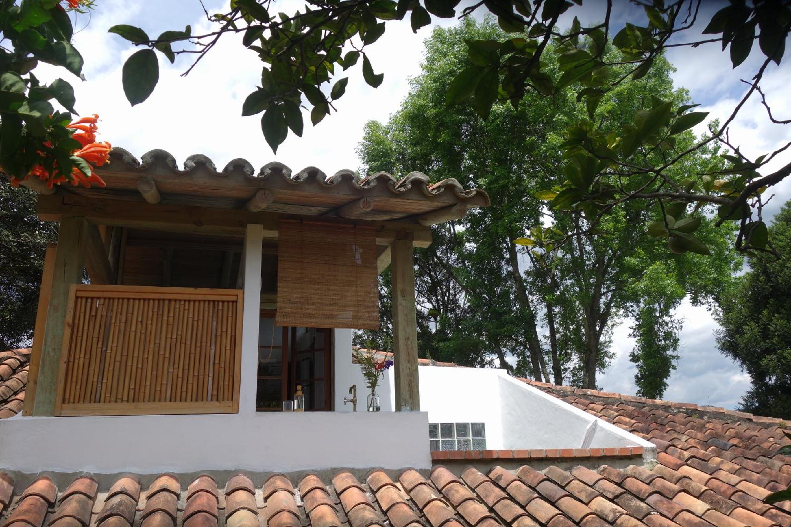 Double Room with Balcony (2 Adults + 1 Child) photo 2