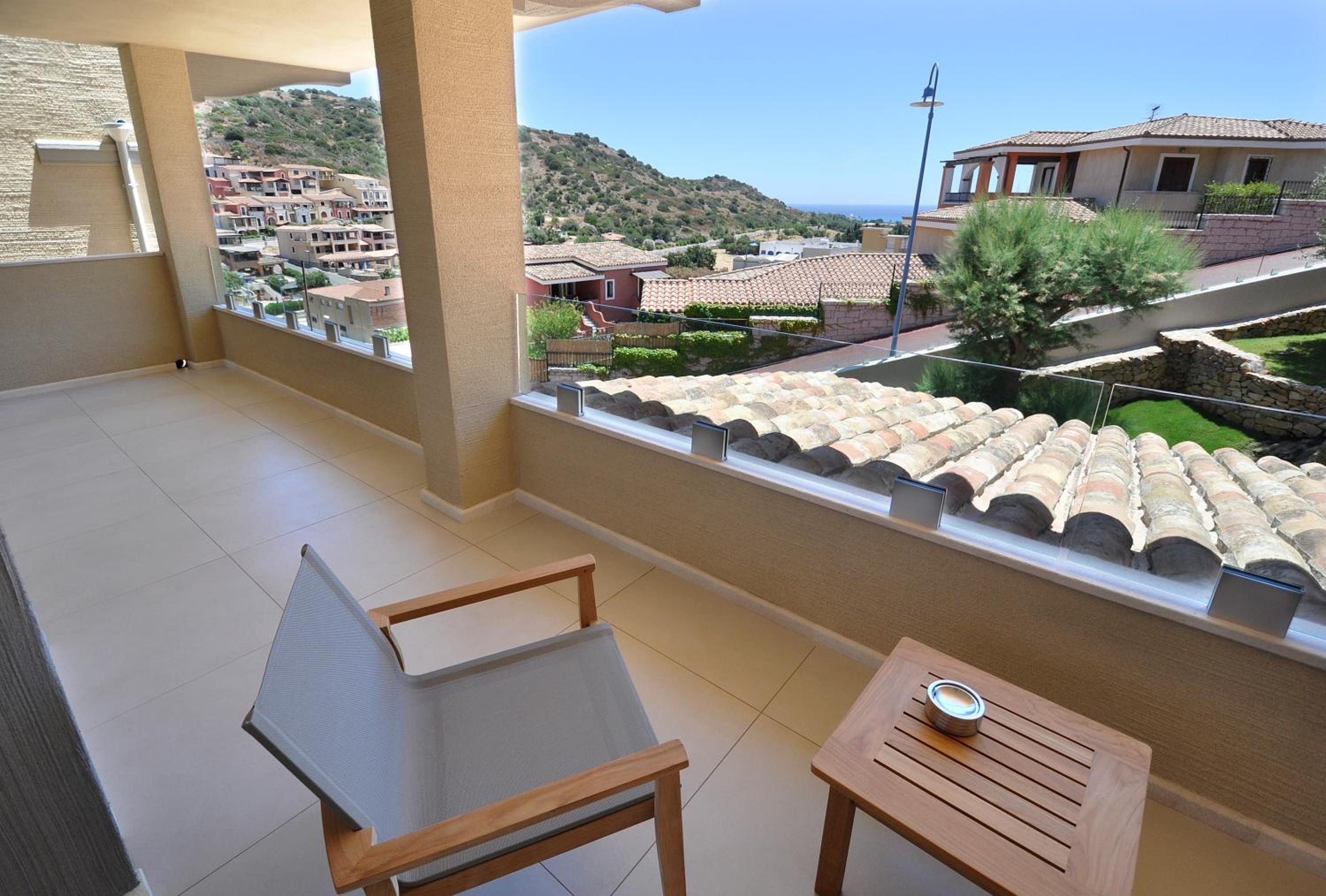 Double or Twin Room with Partial Sea View - Photo 8