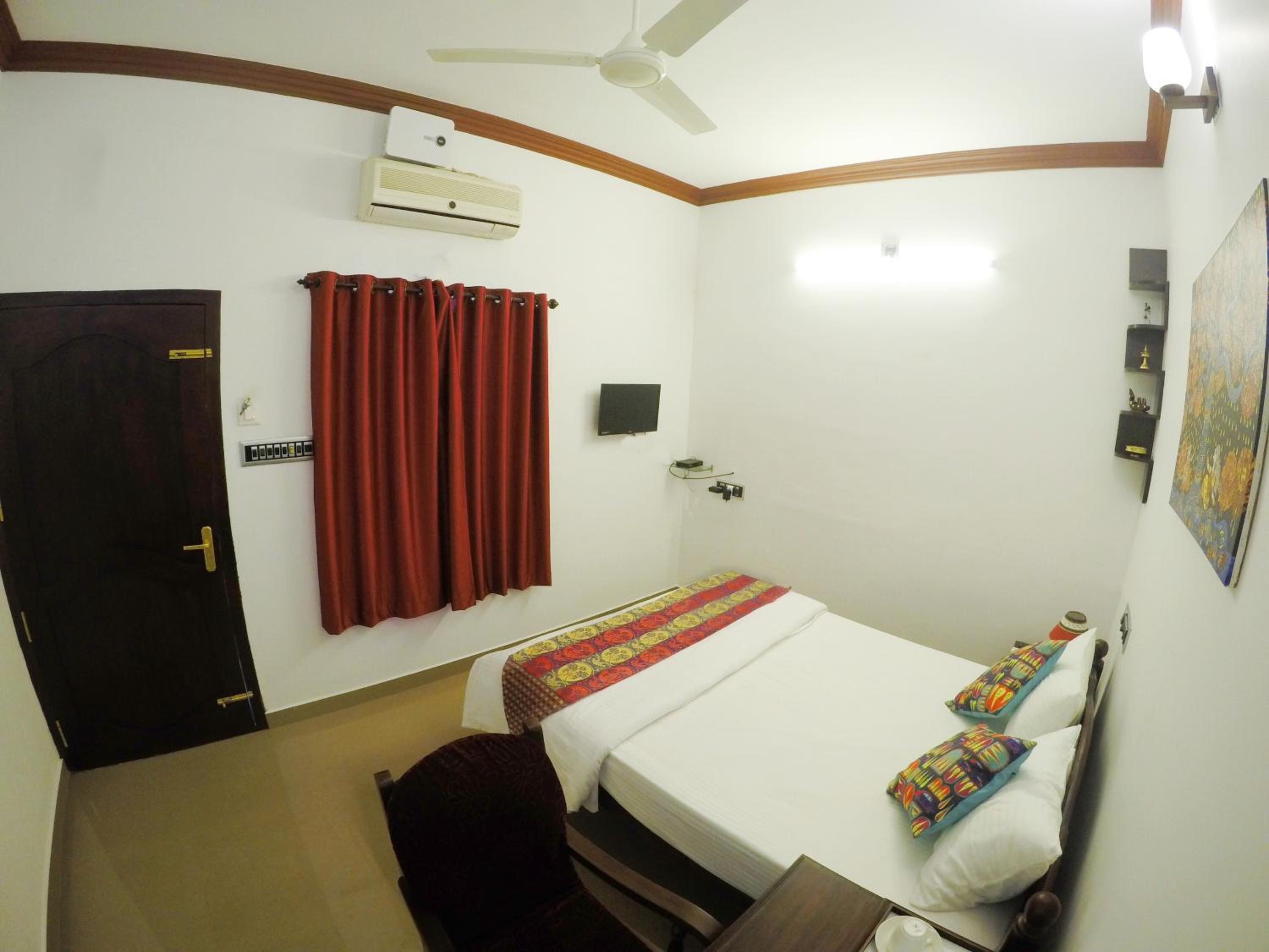 Deluxe Queen Room - Photo 4