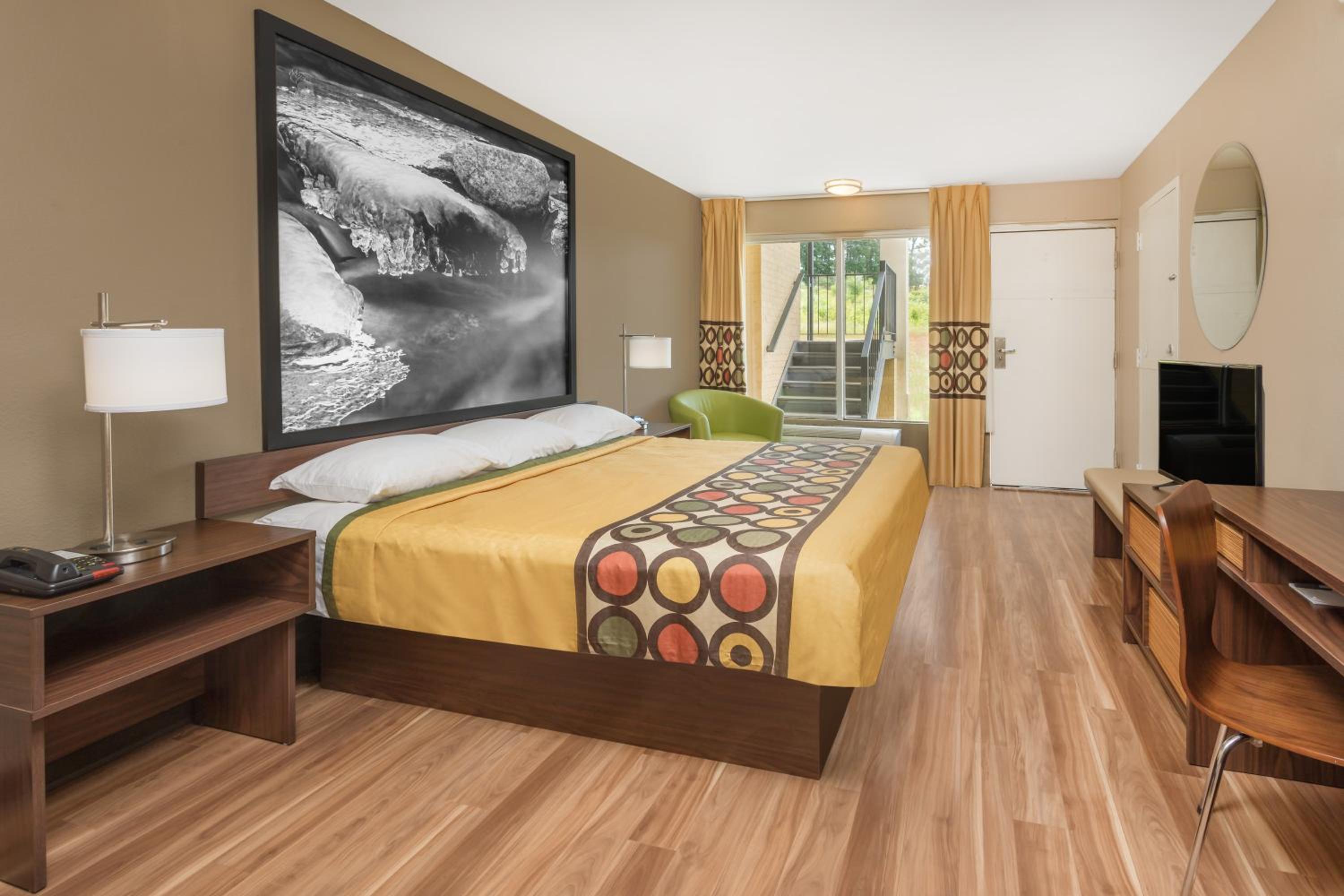 King Room - Mobility Access/Non-Smoking photo 3