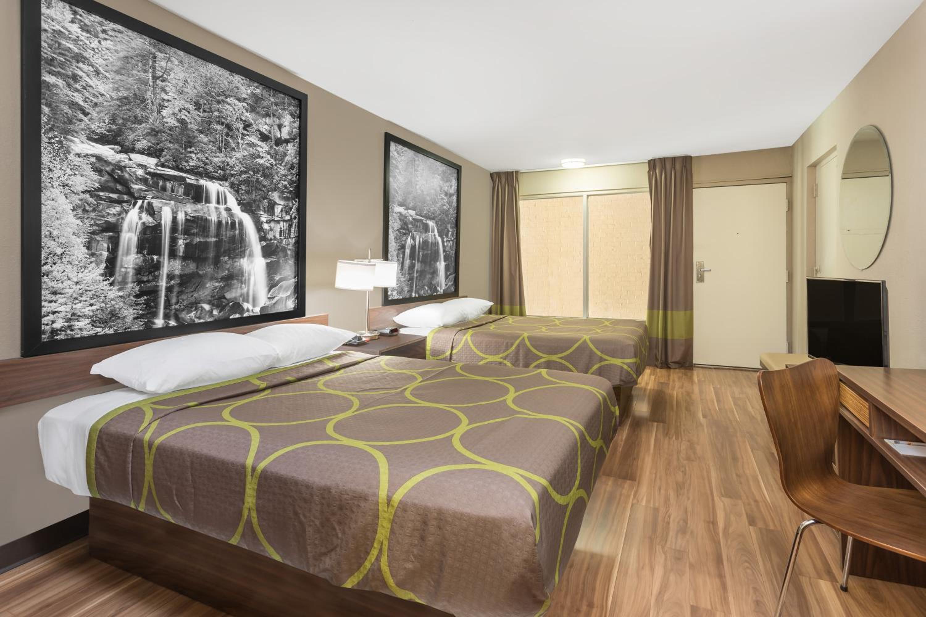 Double Room - Mobility Access/Non-Smoking photo 3