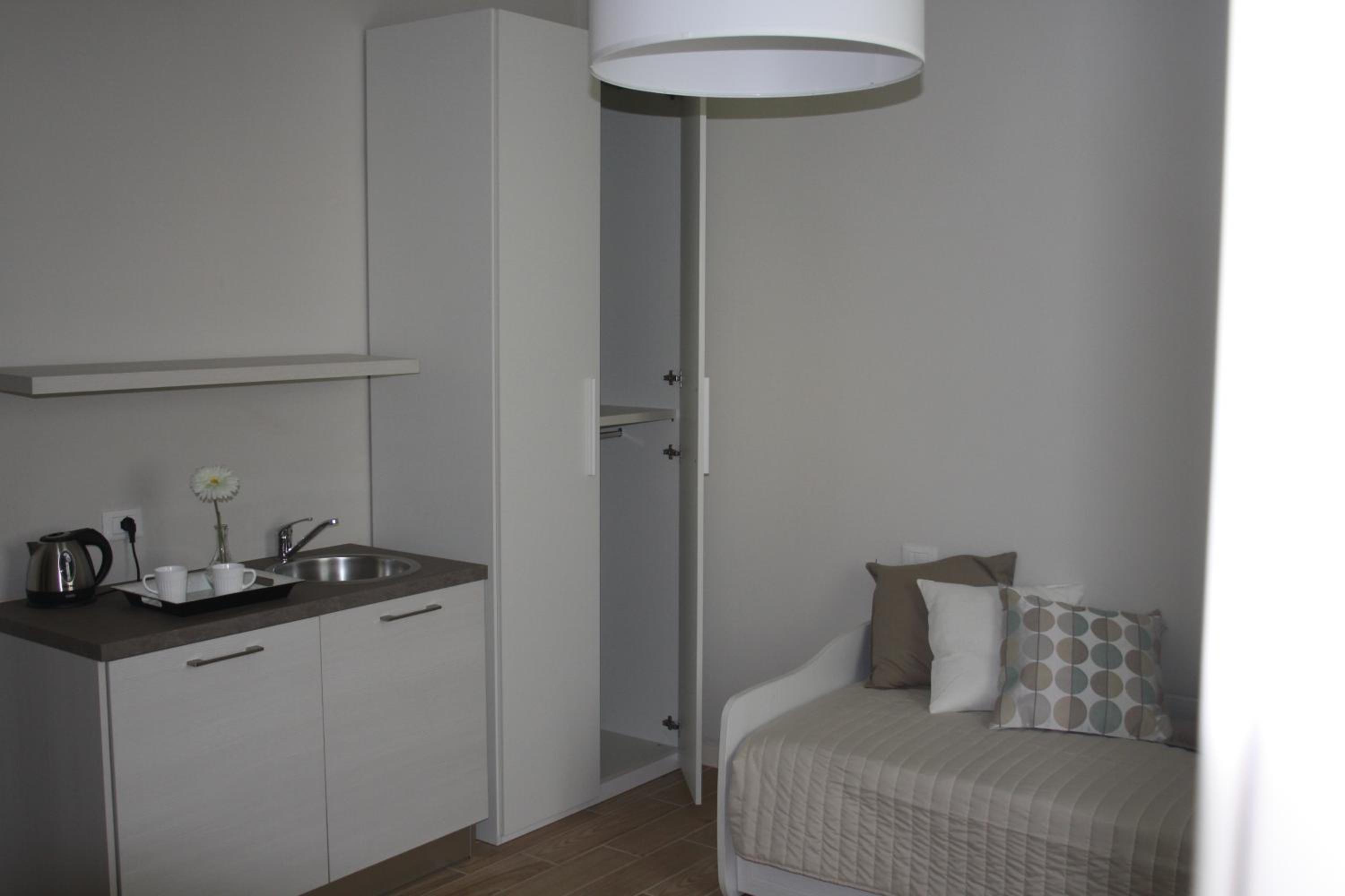 Studio Apartment photo 1
