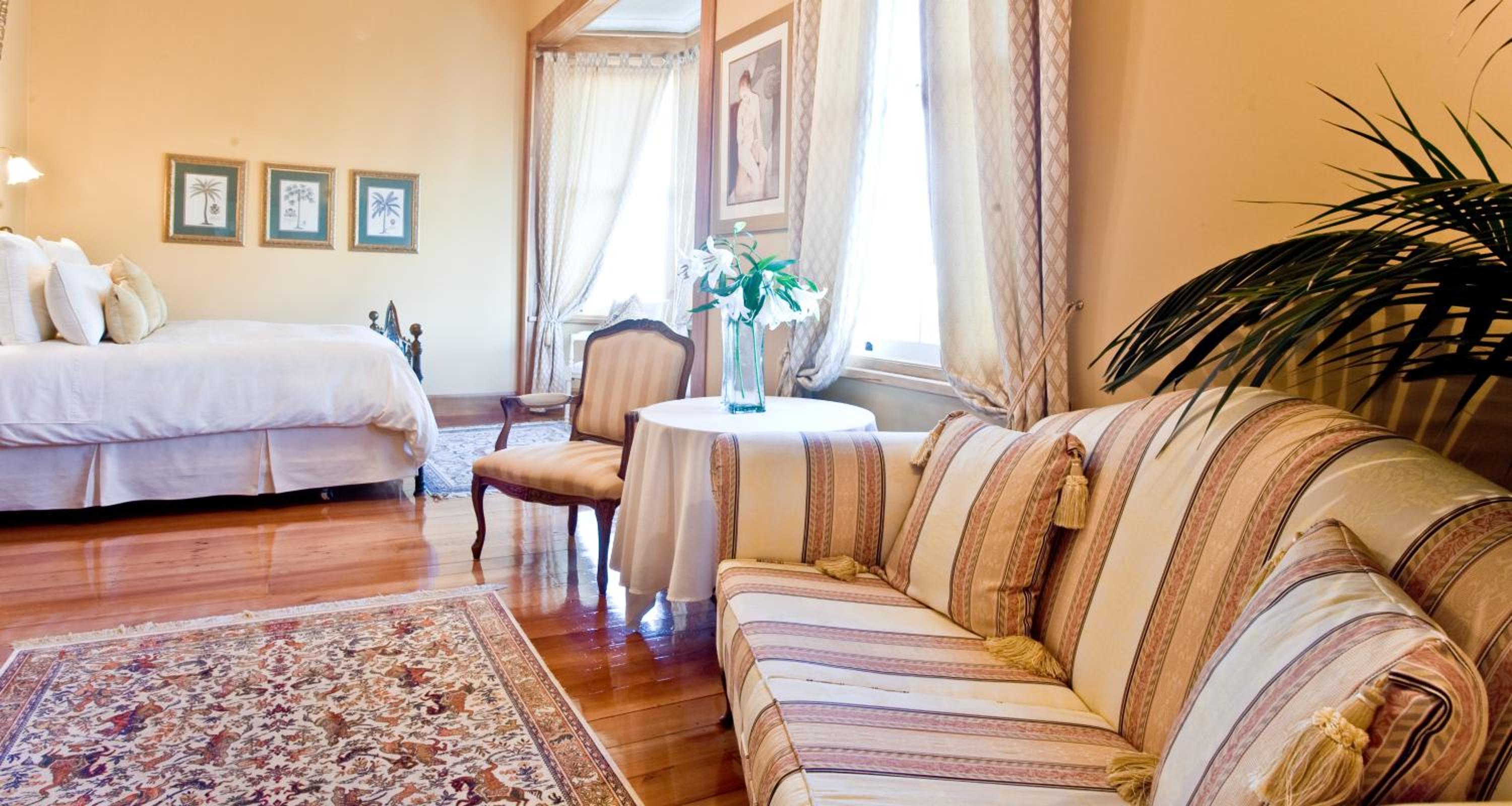 Versailles King Suite photo 1