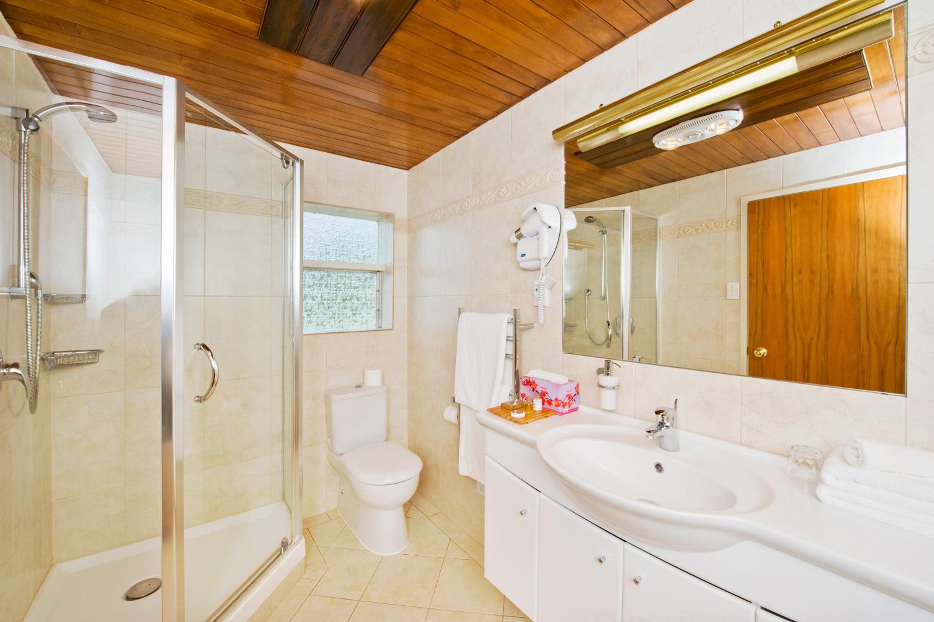 Loft Room - Photo 5