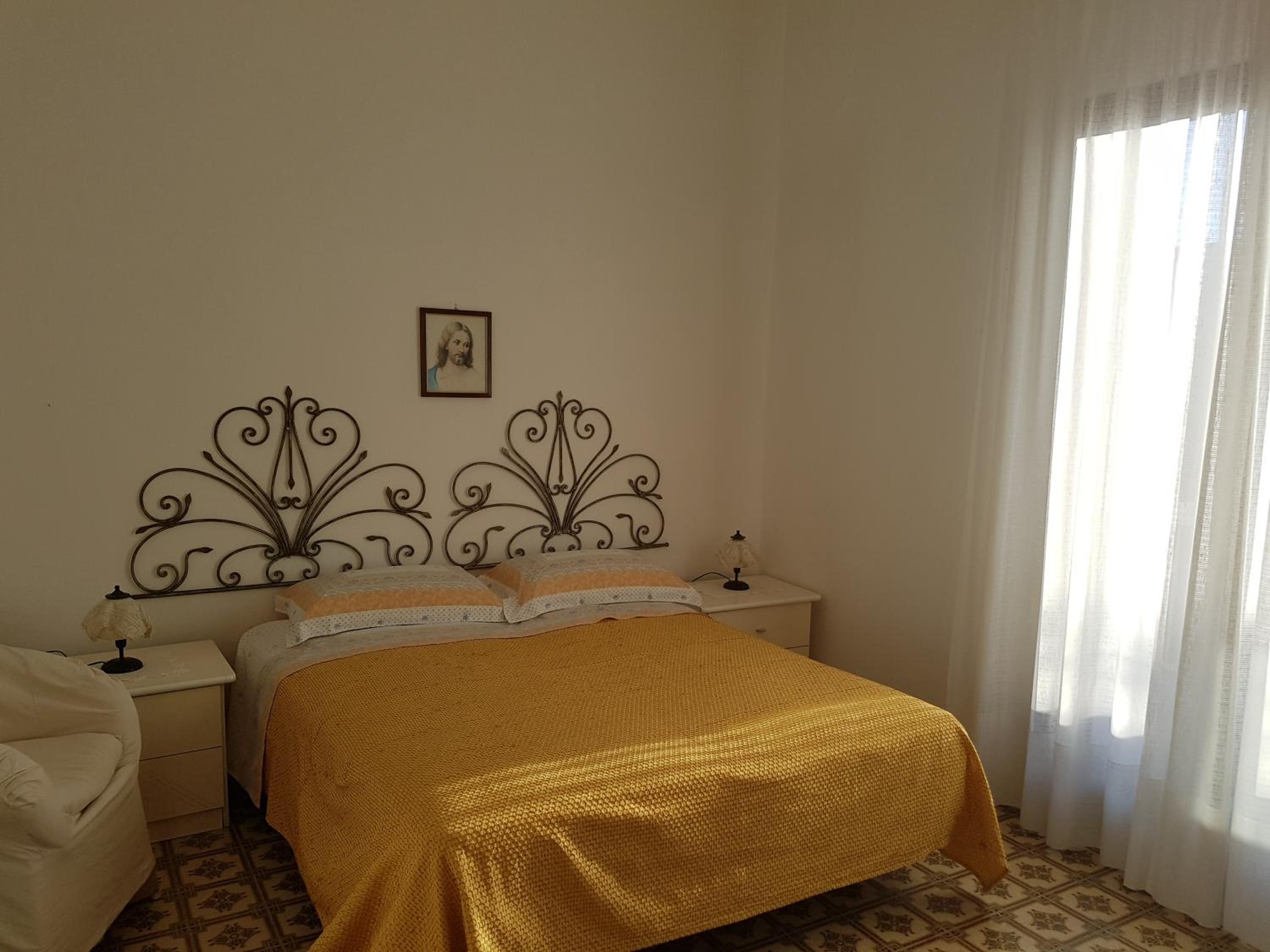 One-Bedroom Apartment with Sea View photo 2