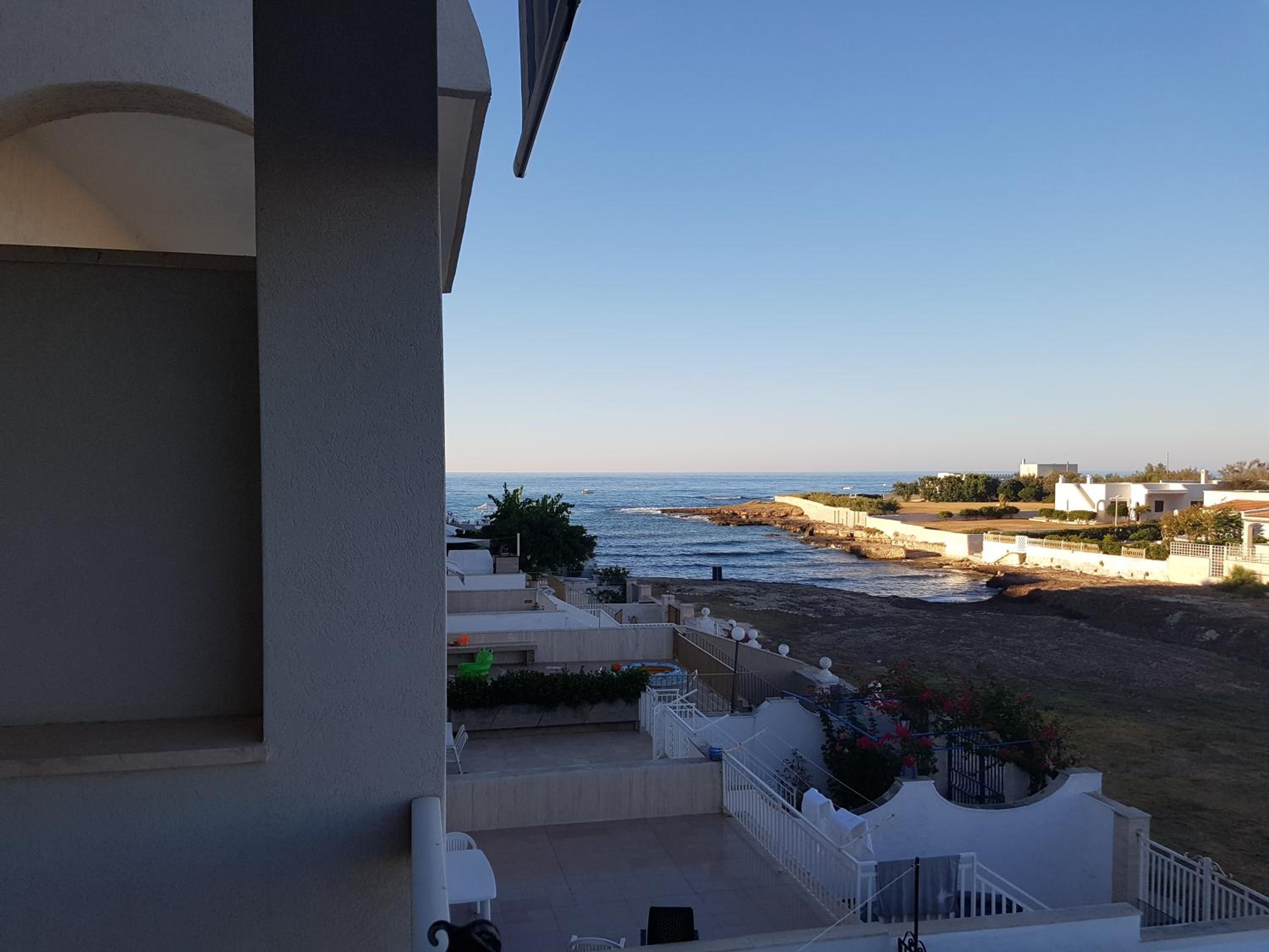 One-Bedroom Apartment with Sea View photo 3