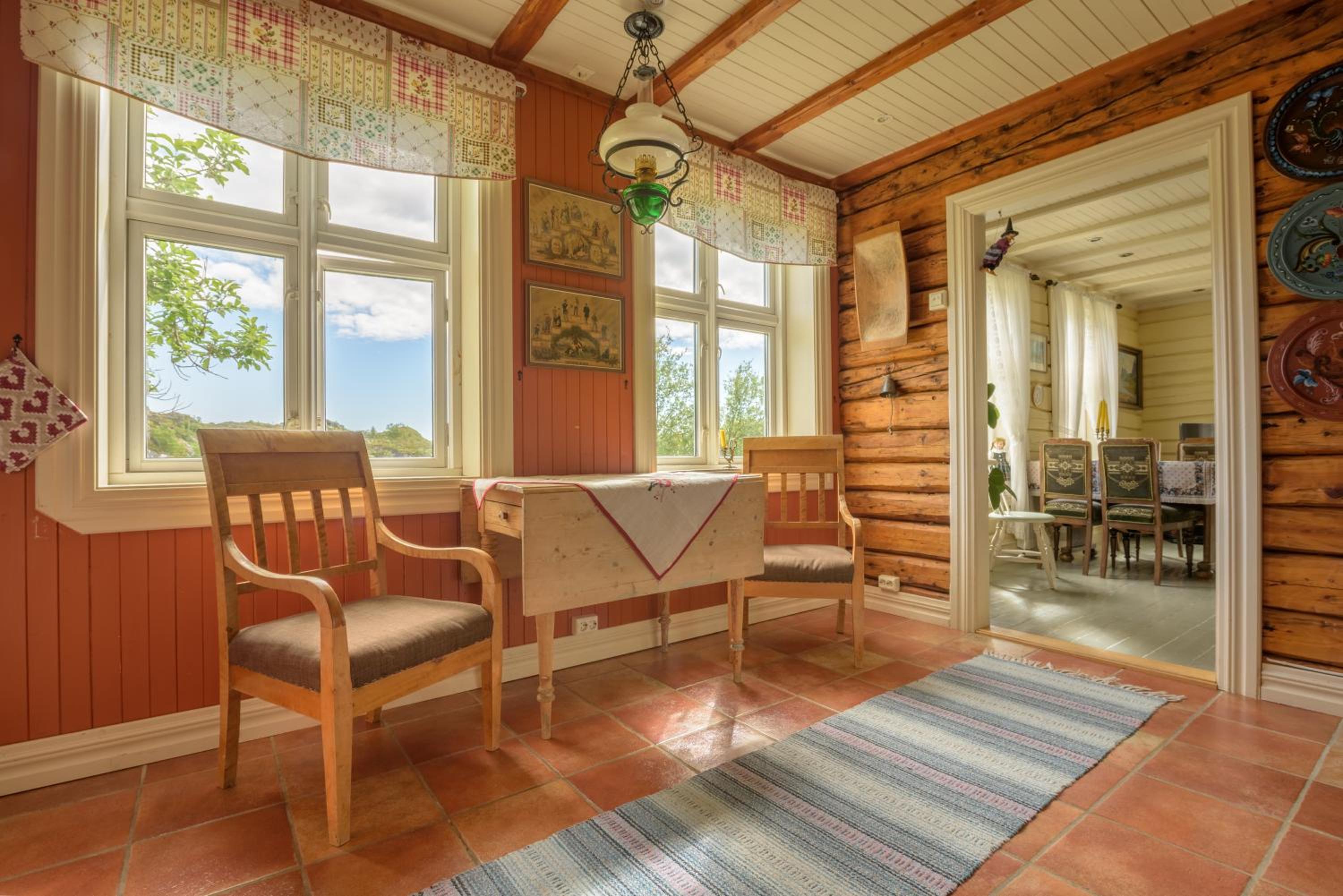 Two-Bedroom House - Photo 18