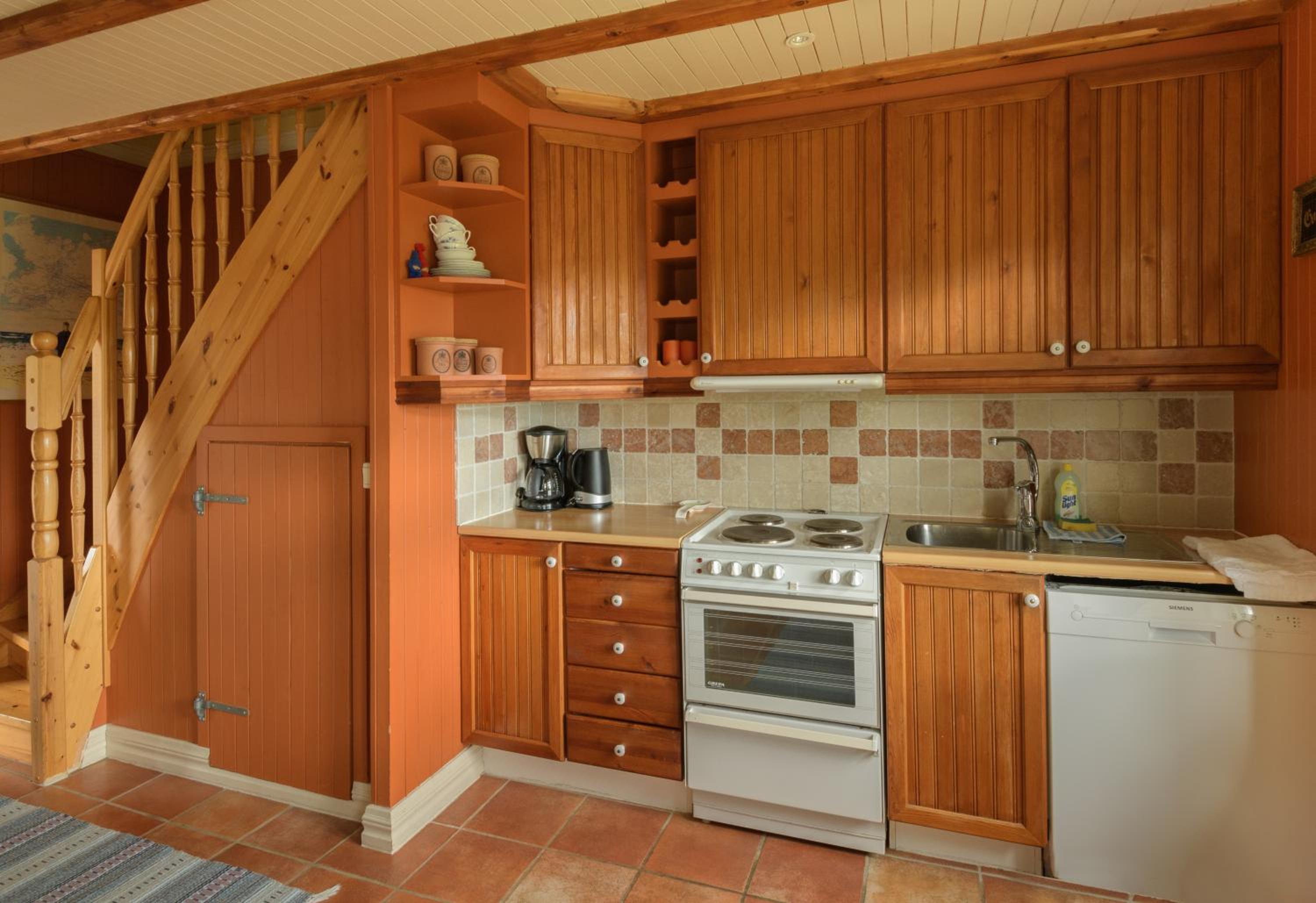 Two-Bedroom House - Photo 11