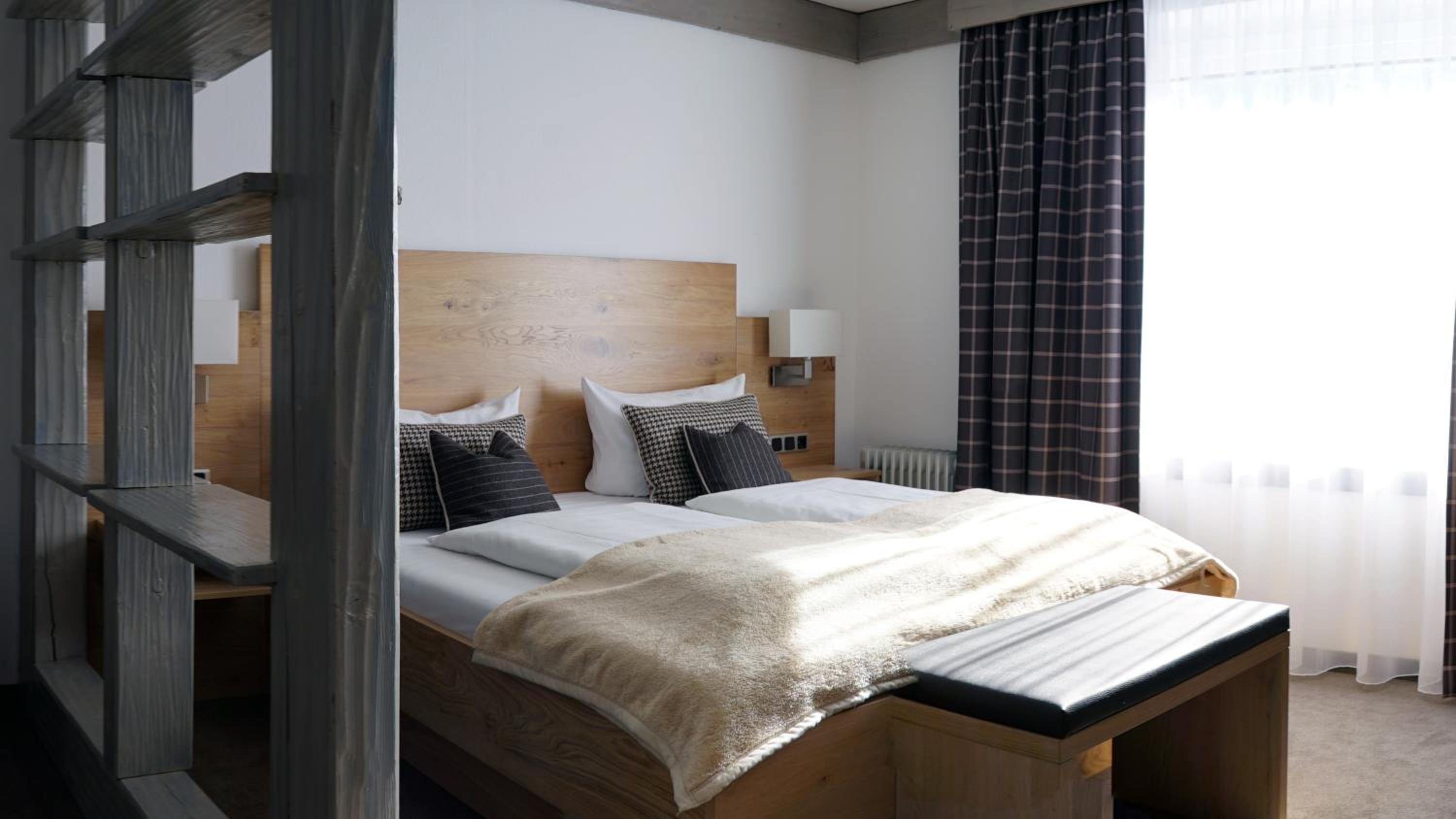 Two-Bedroom Apartment - Photo 2
