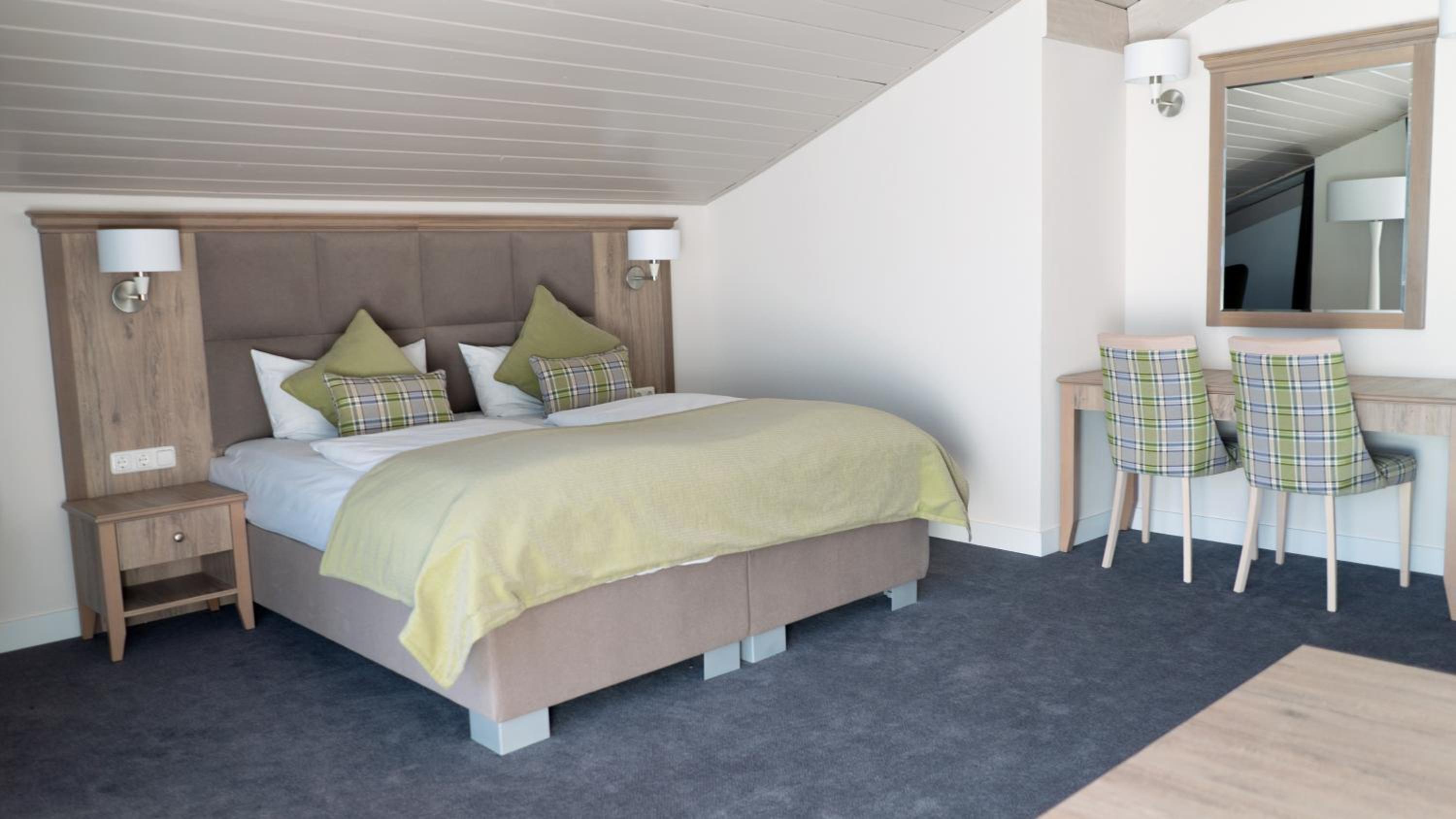 Superior Suite with Mountain View - Photo 15