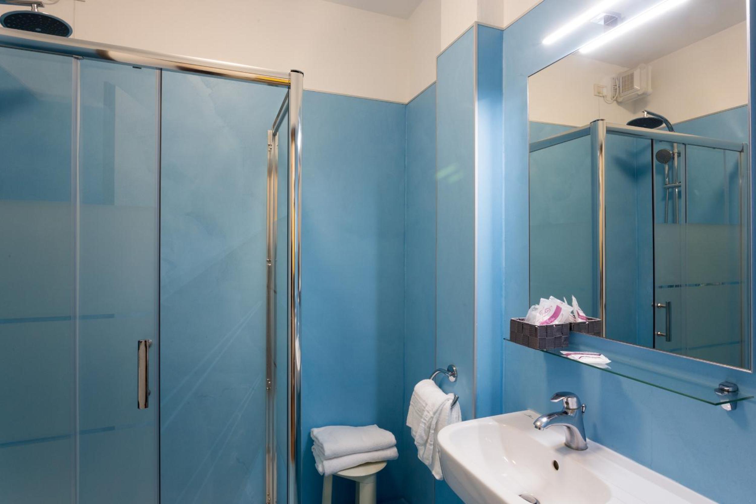 Triple Room - Photo 8