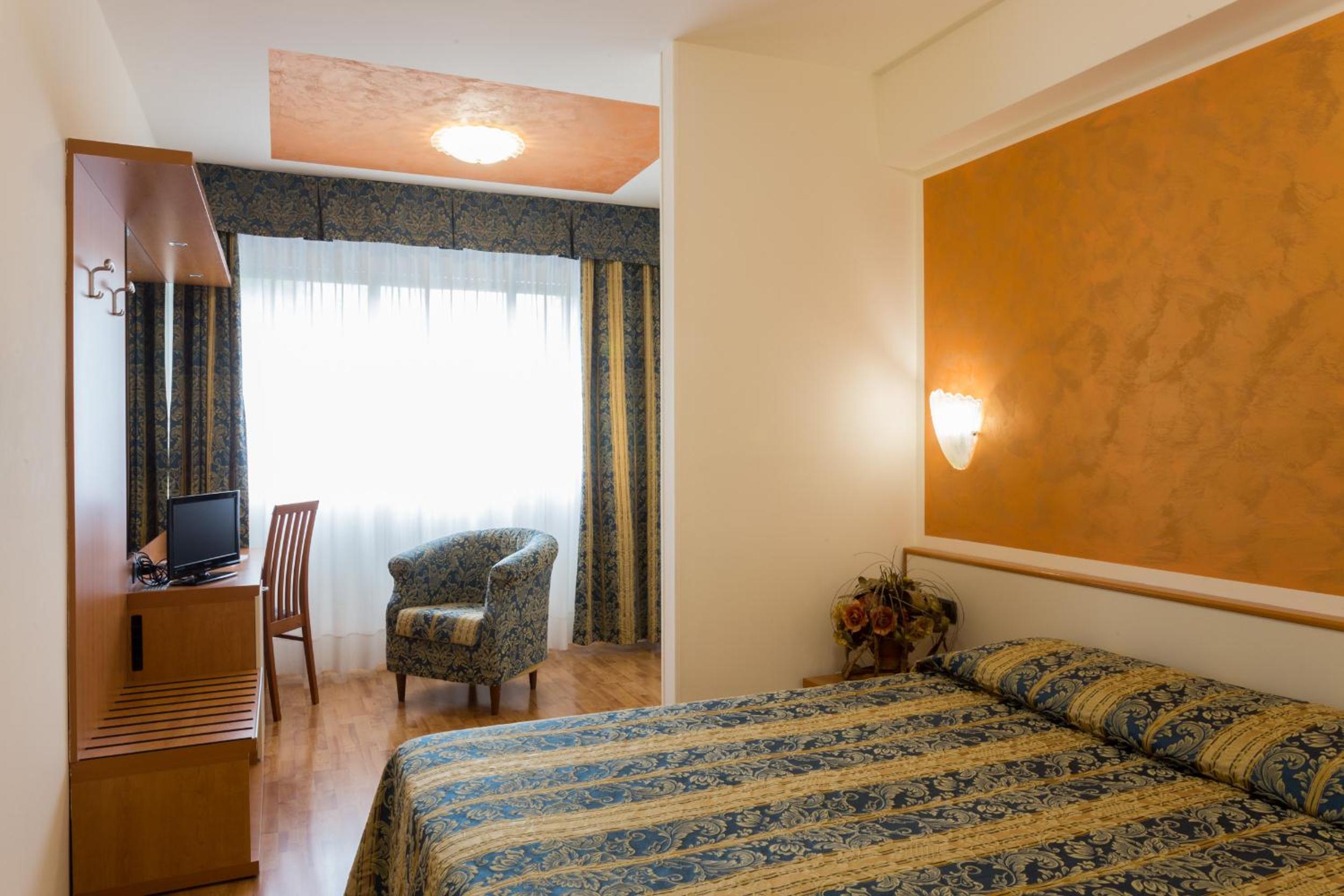 Economy Double Room - Photo 1