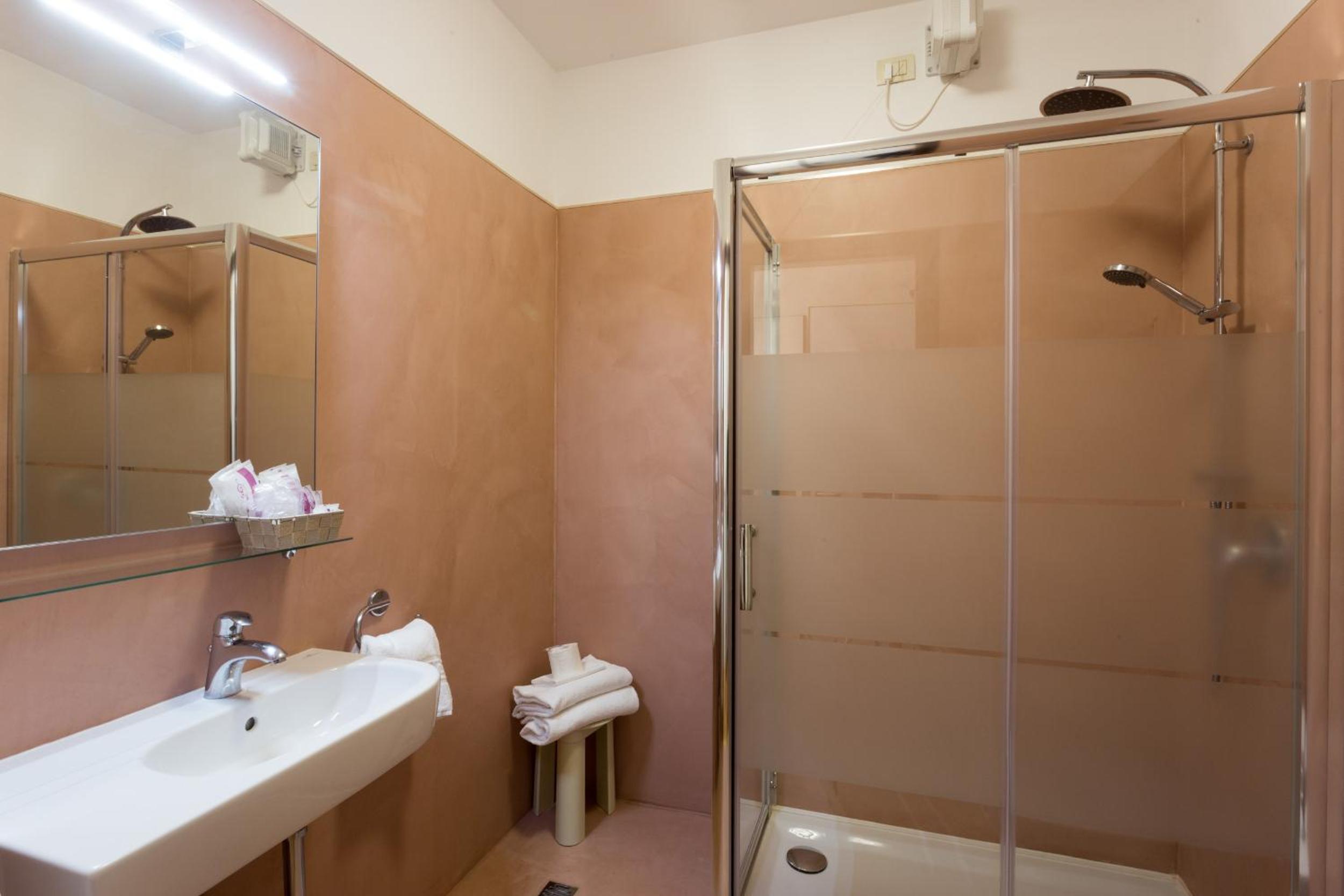 Triple Room - Photo 2