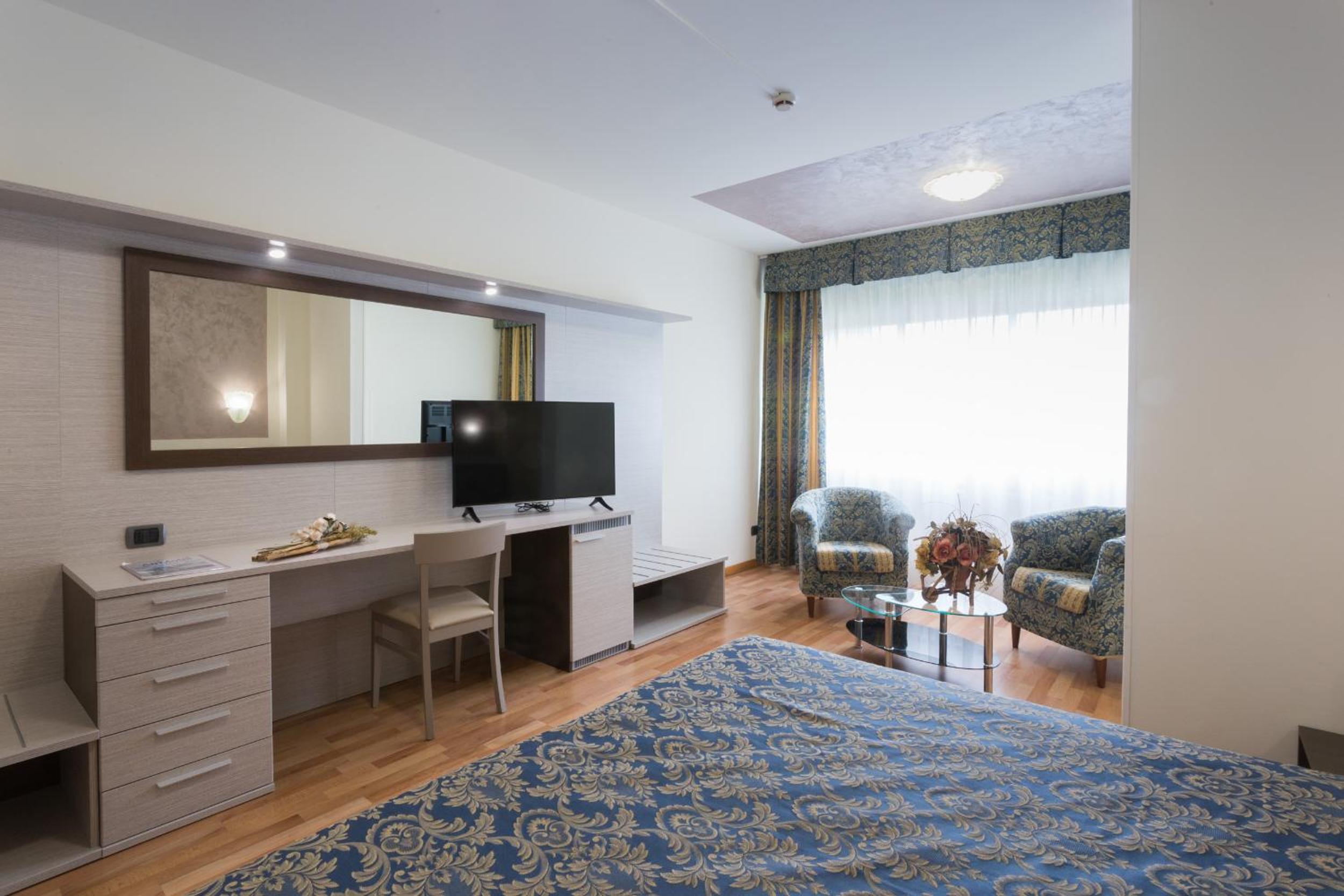 Double Room - Photo 8