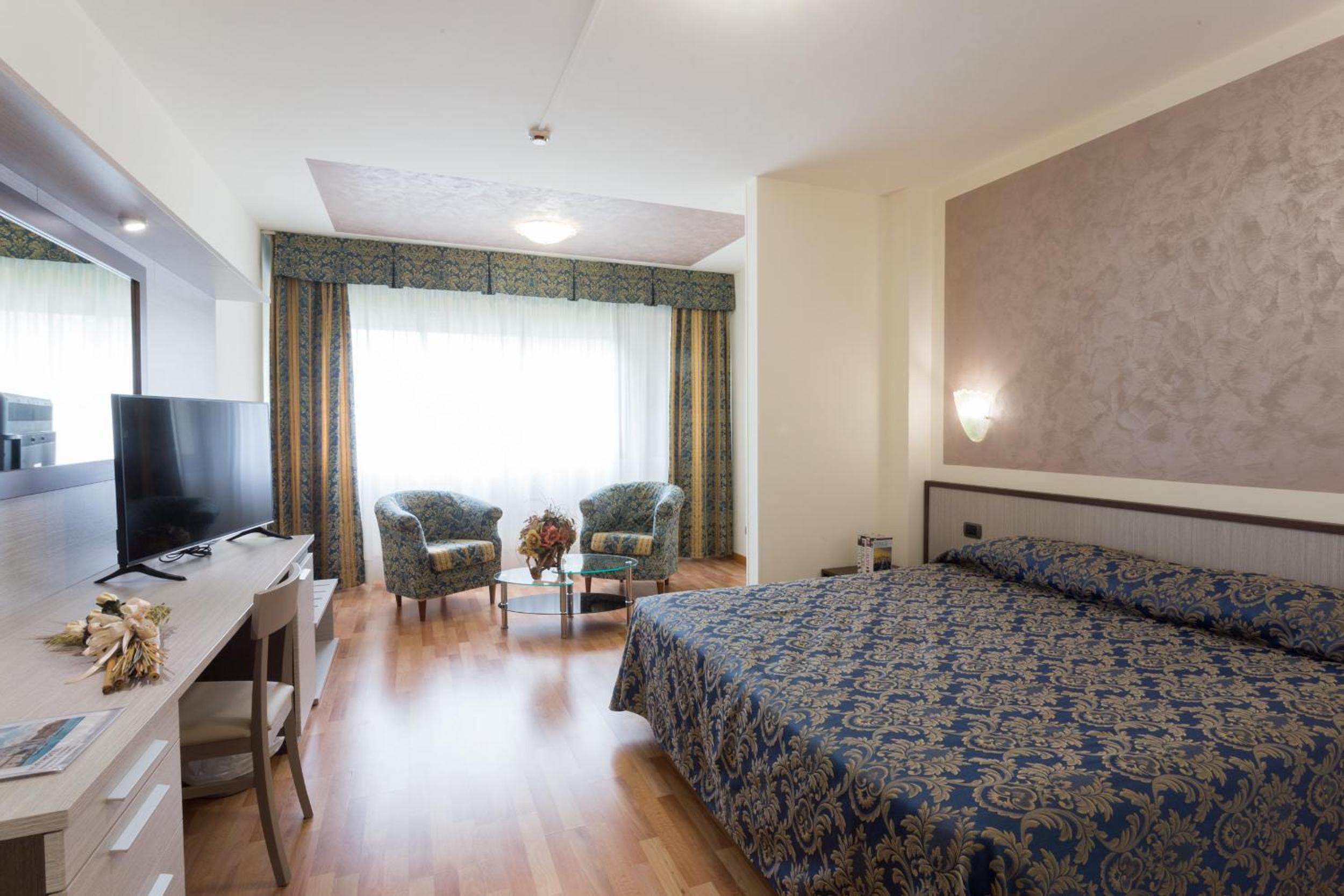Double Room - Photo 1