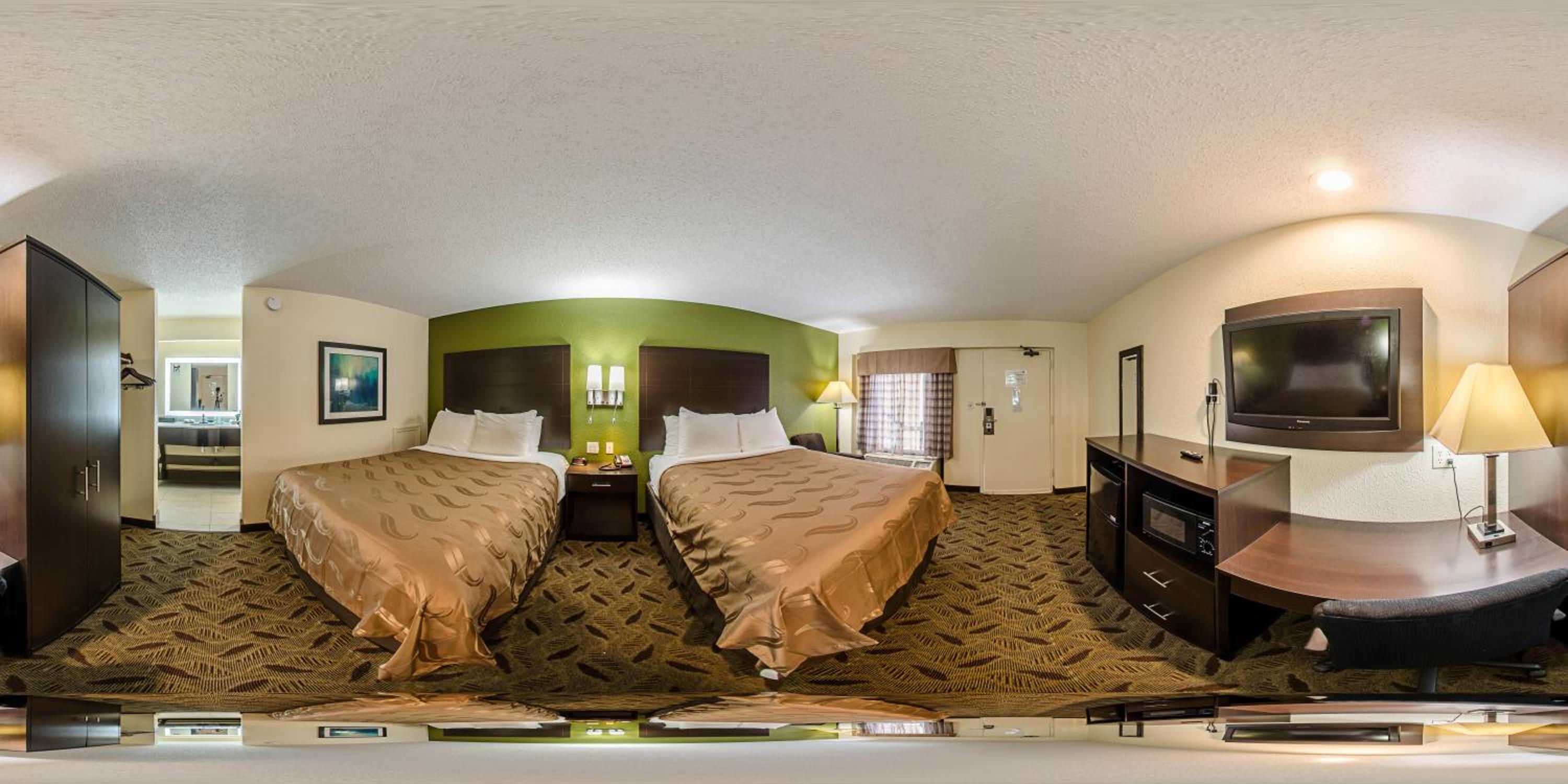 Standard Queen Room with Two Queen Beds - Non-Smoking - Photo 1