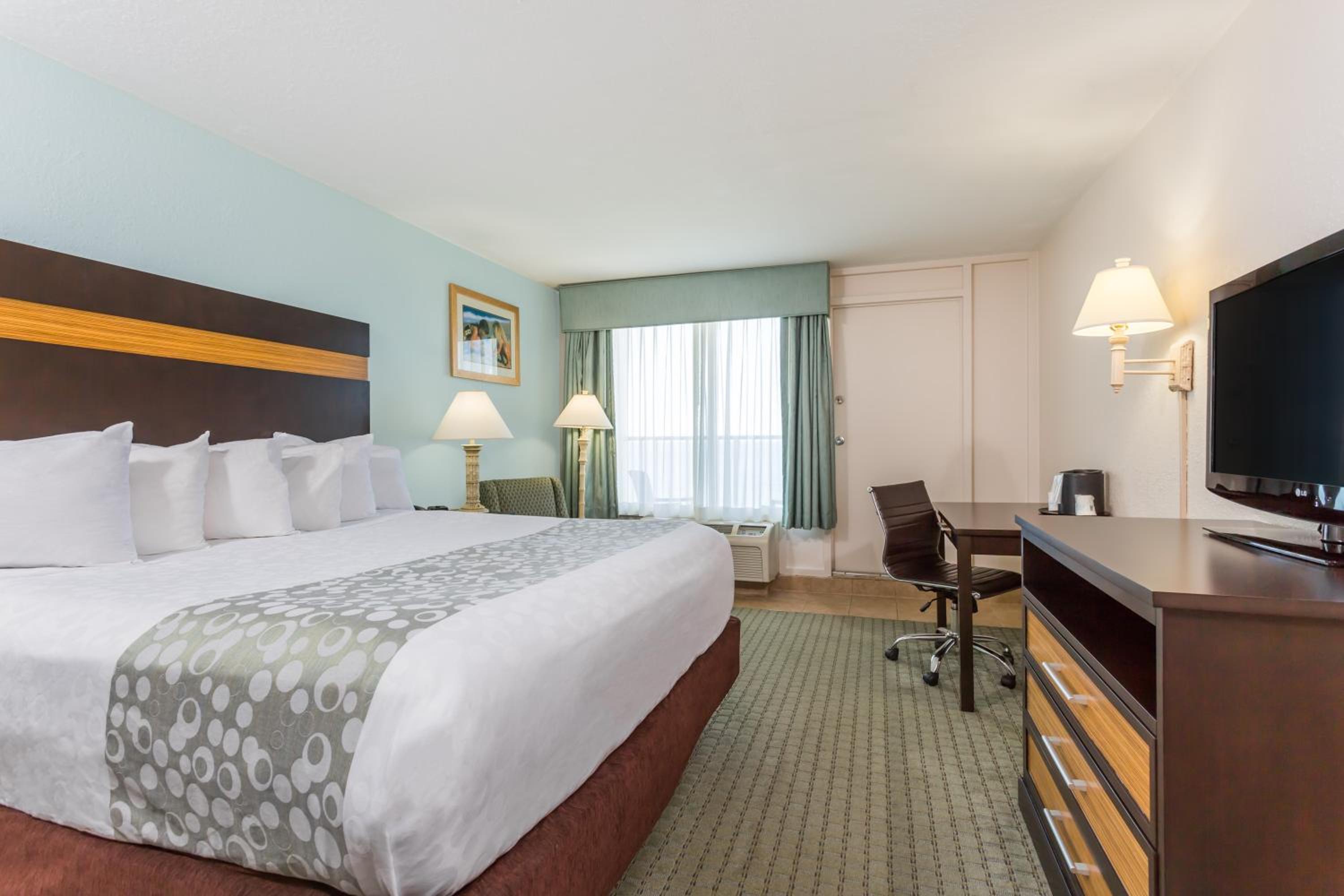 King Room with Ocean View - Non-Smoking - Photo 1
