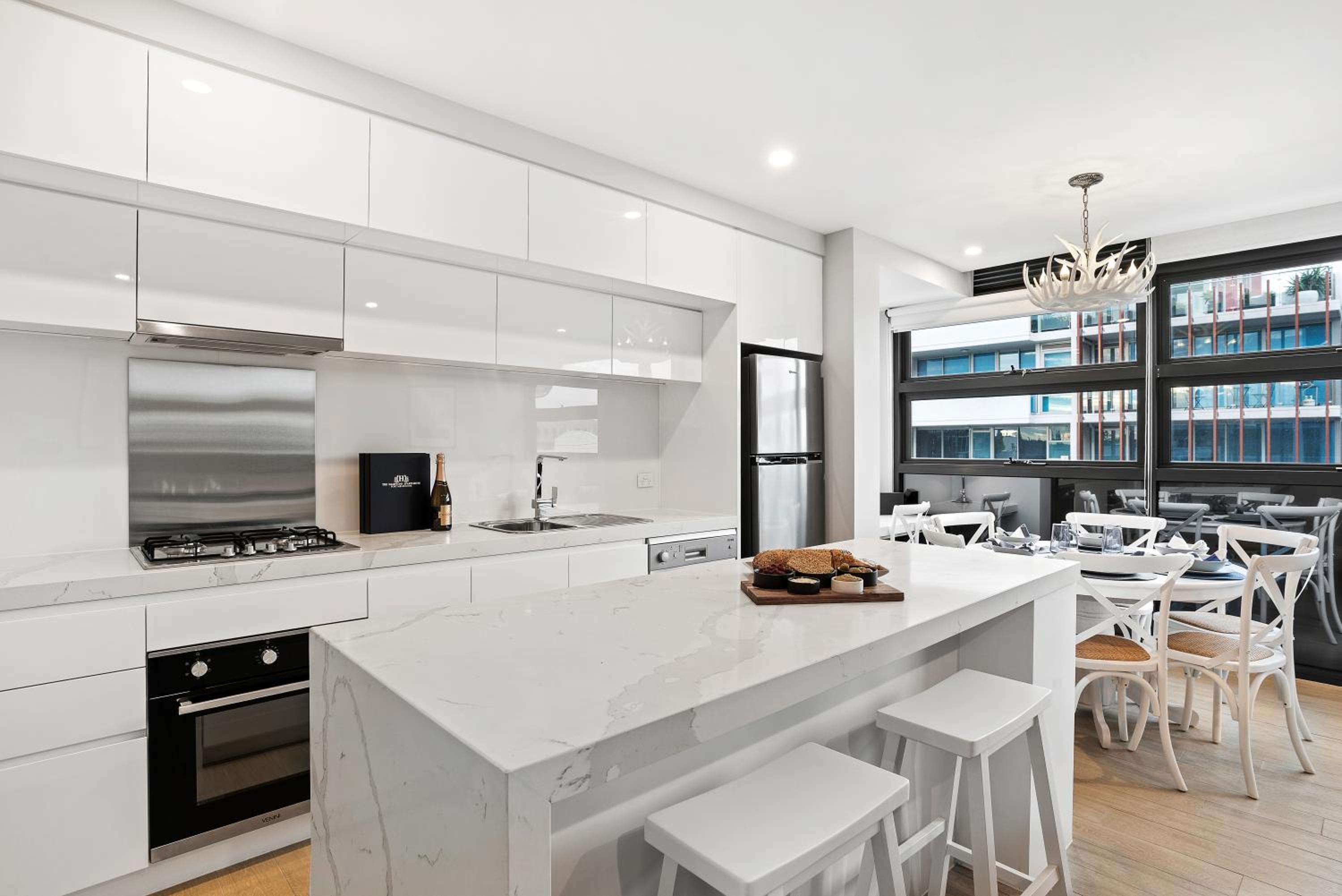 2-Bedroom Deluxe Apartment thumbnail 5