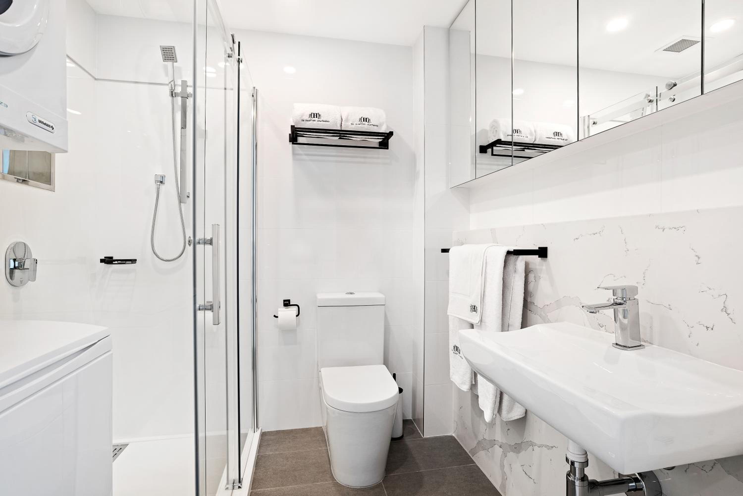 One-Bedroom Apartment thumbnail 6