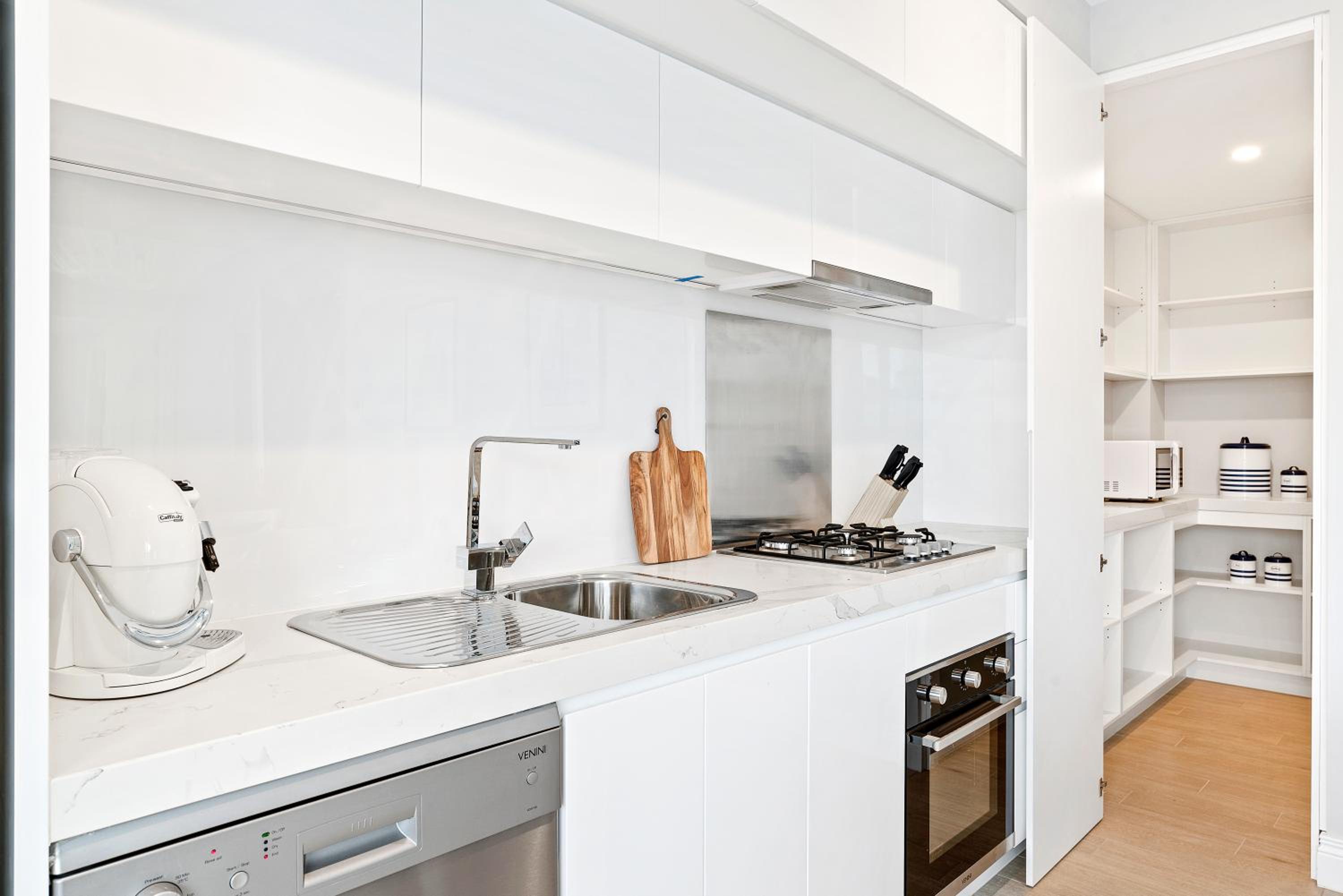2-Bedroom Premier Apartment thumbnail 6