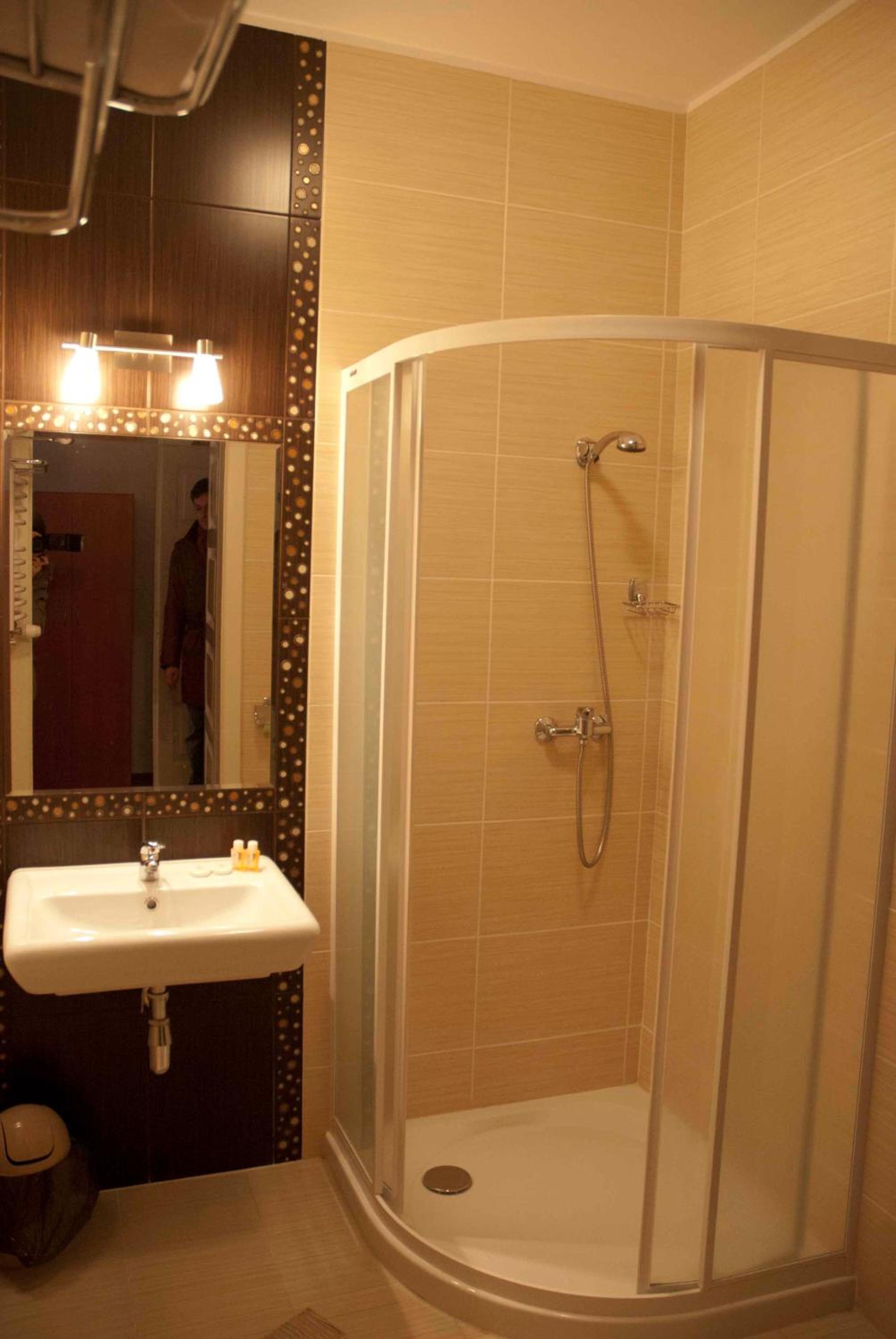Standard Double or Twin Room - Photo 7