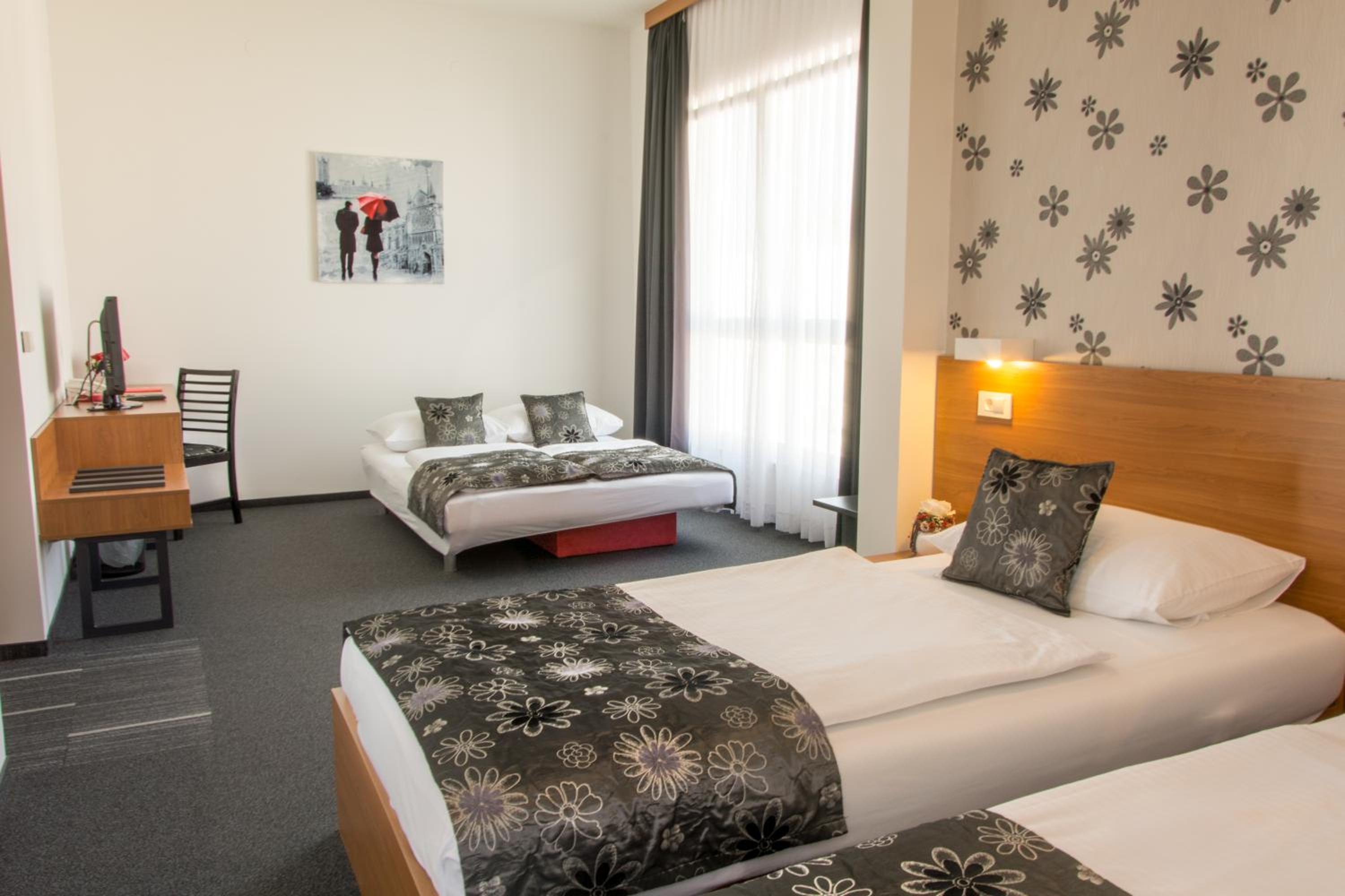 Junior Suite (4 Adults) - Photo 6