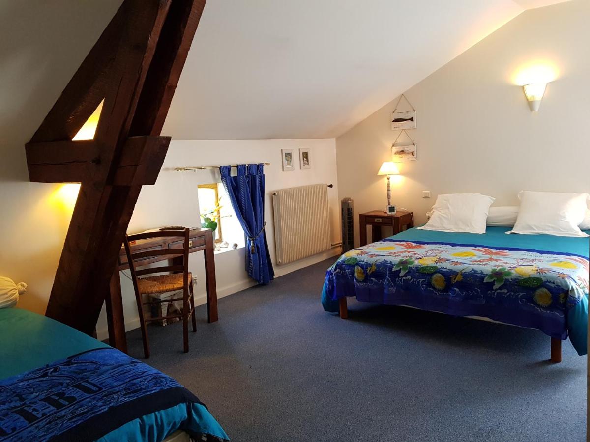 Triple Room with Private Bathroom - Photo 3