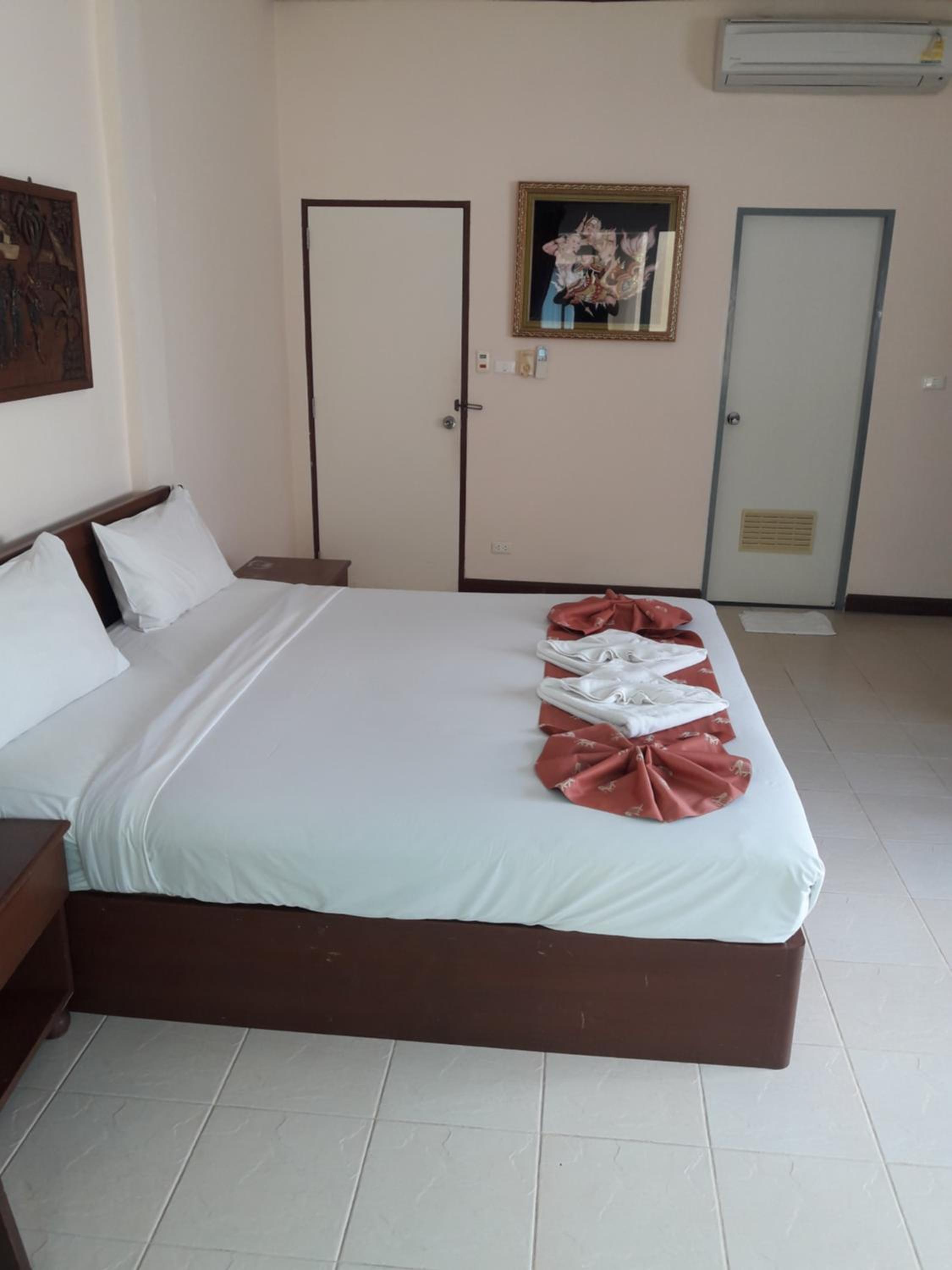 Deluxe Suite with Balcony photo 1