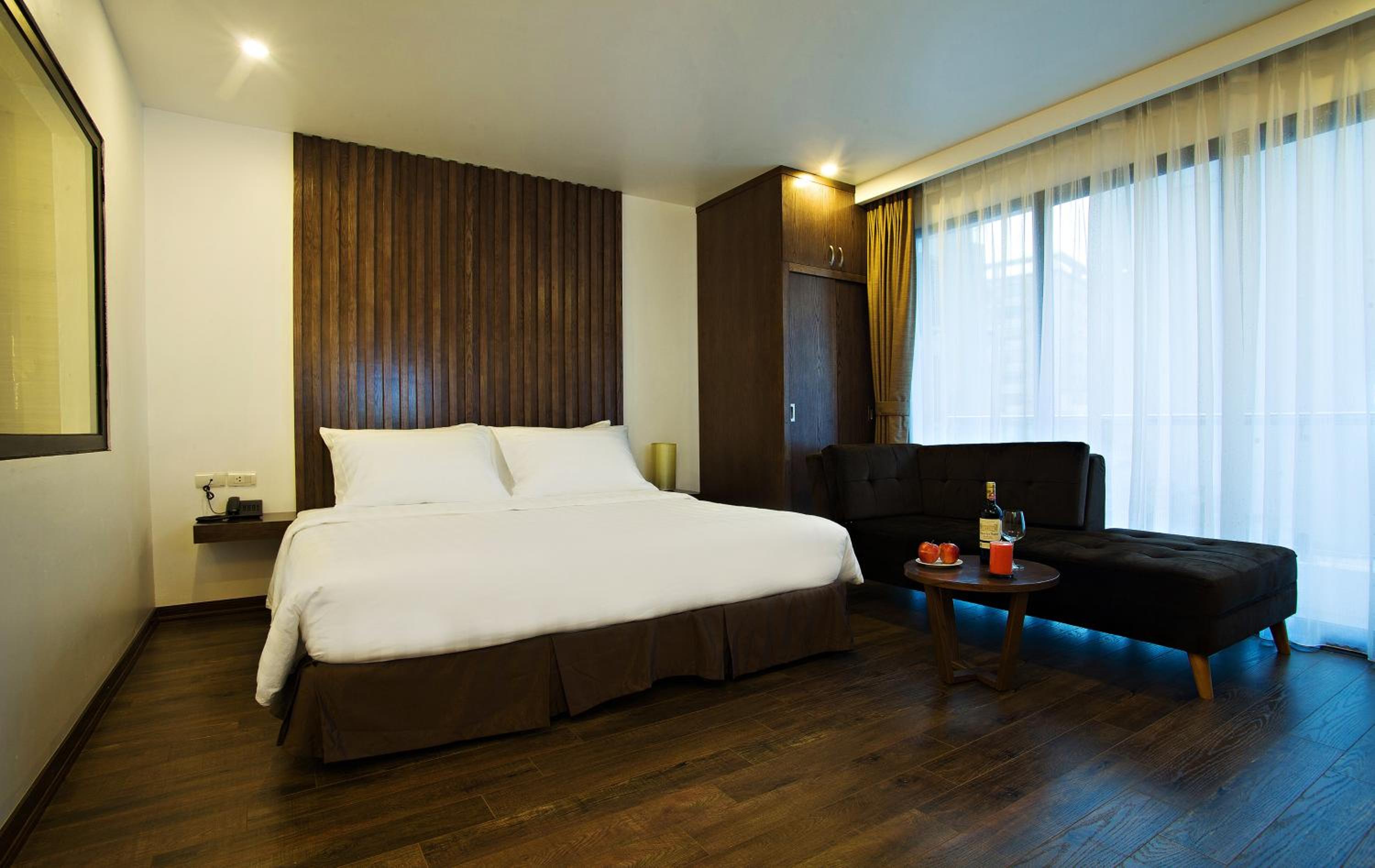 Deluxe King Room