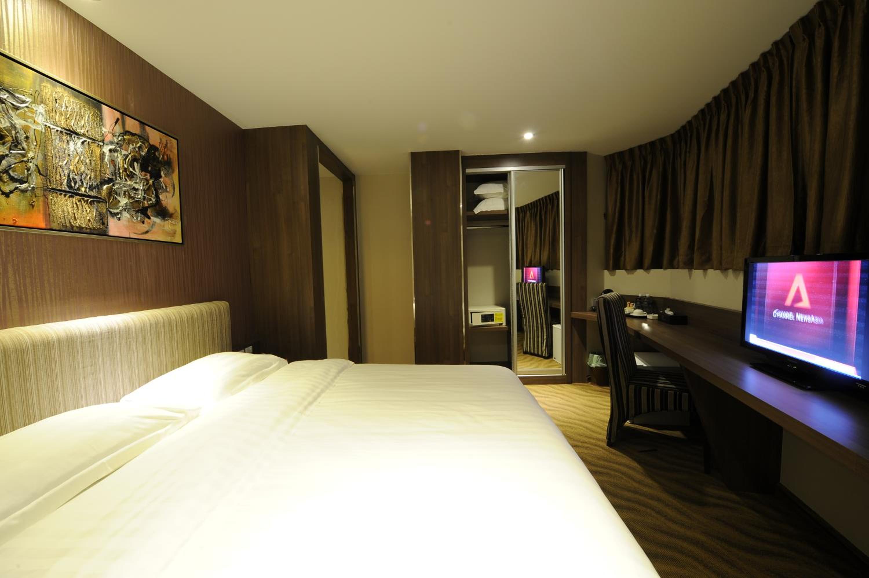 Deluxe King Room photo 2