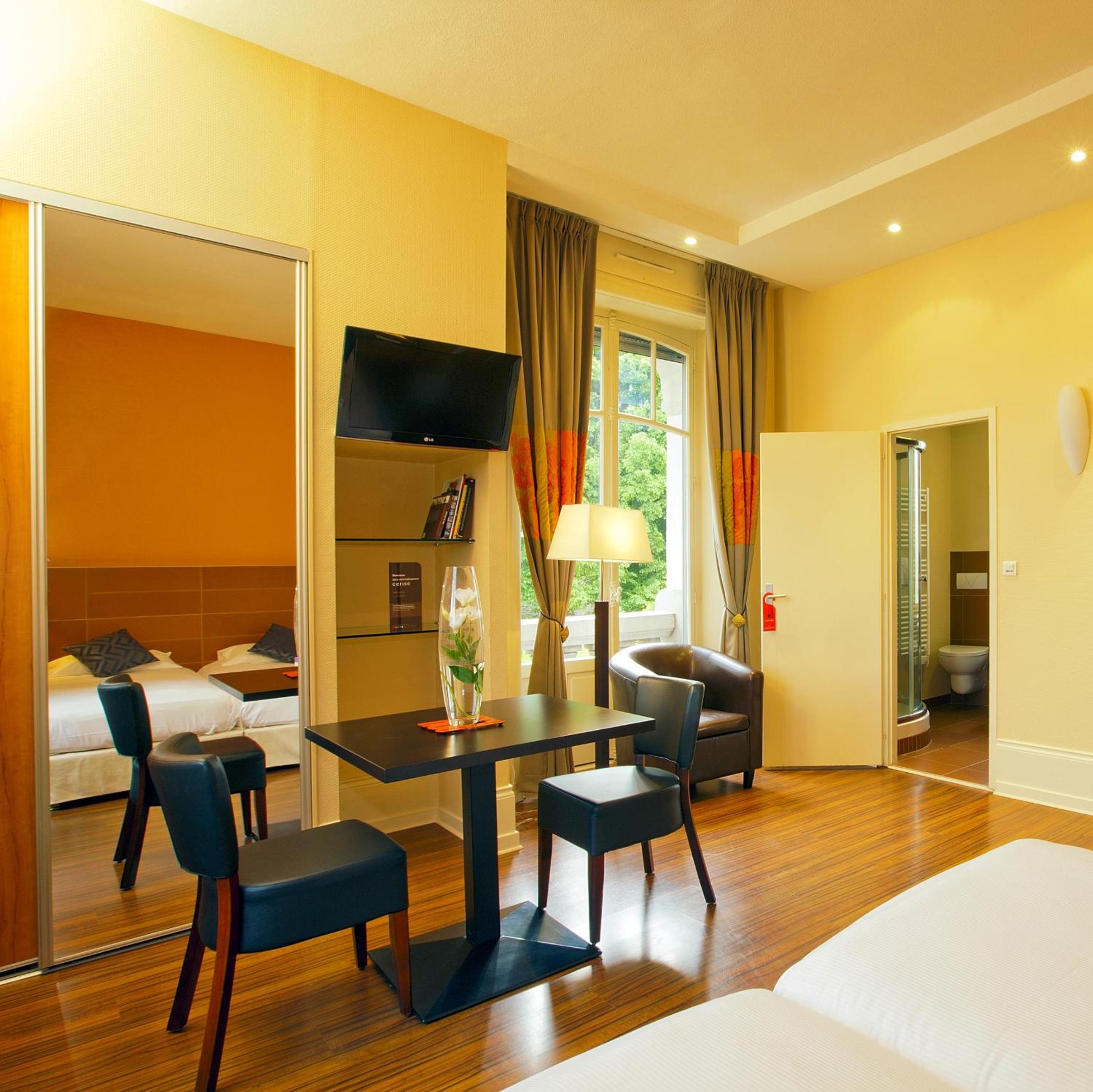 Apartment with Twin Beds - Photo 1