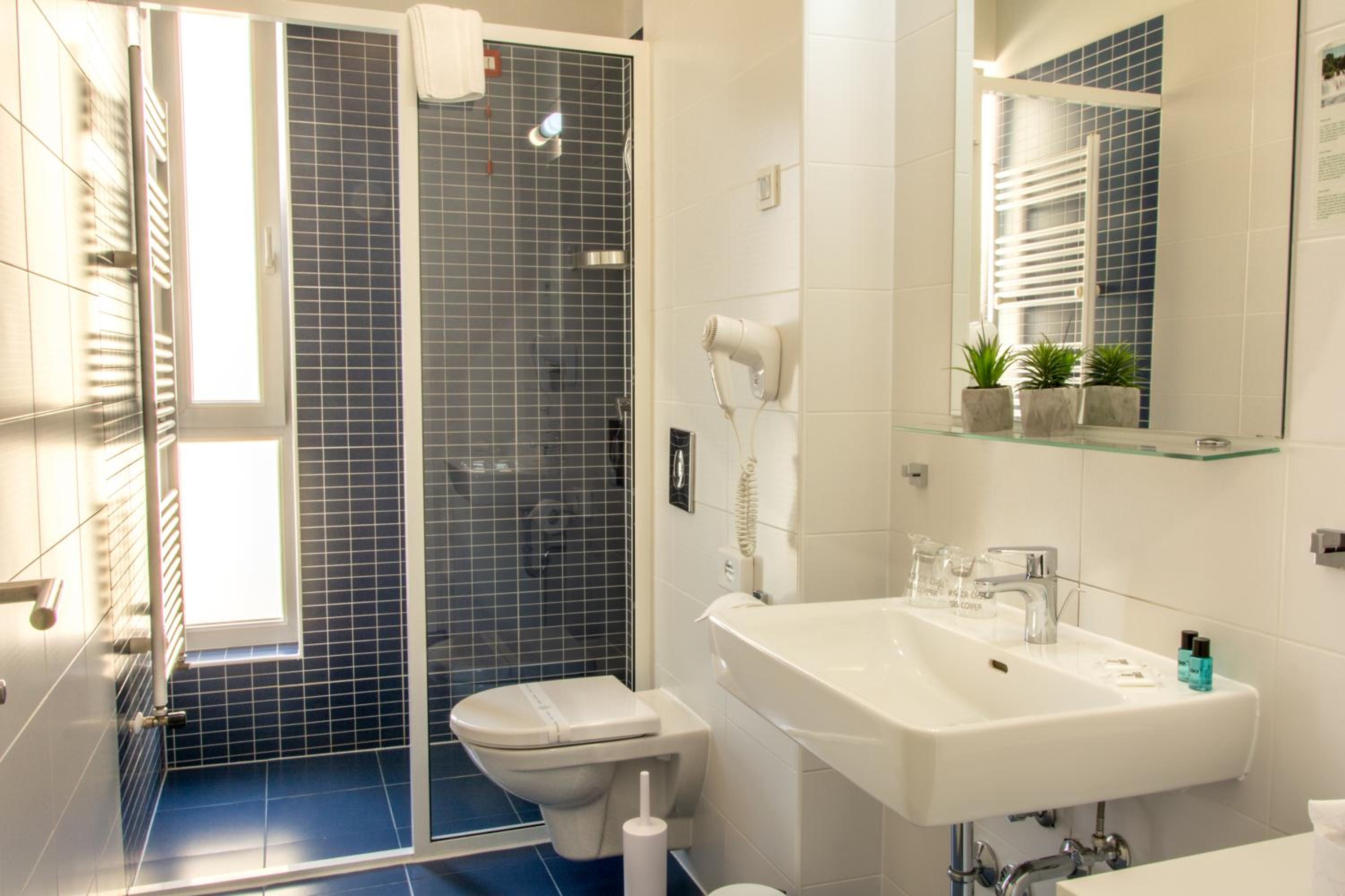 Junior Suite (4 Adults) - Photo 7