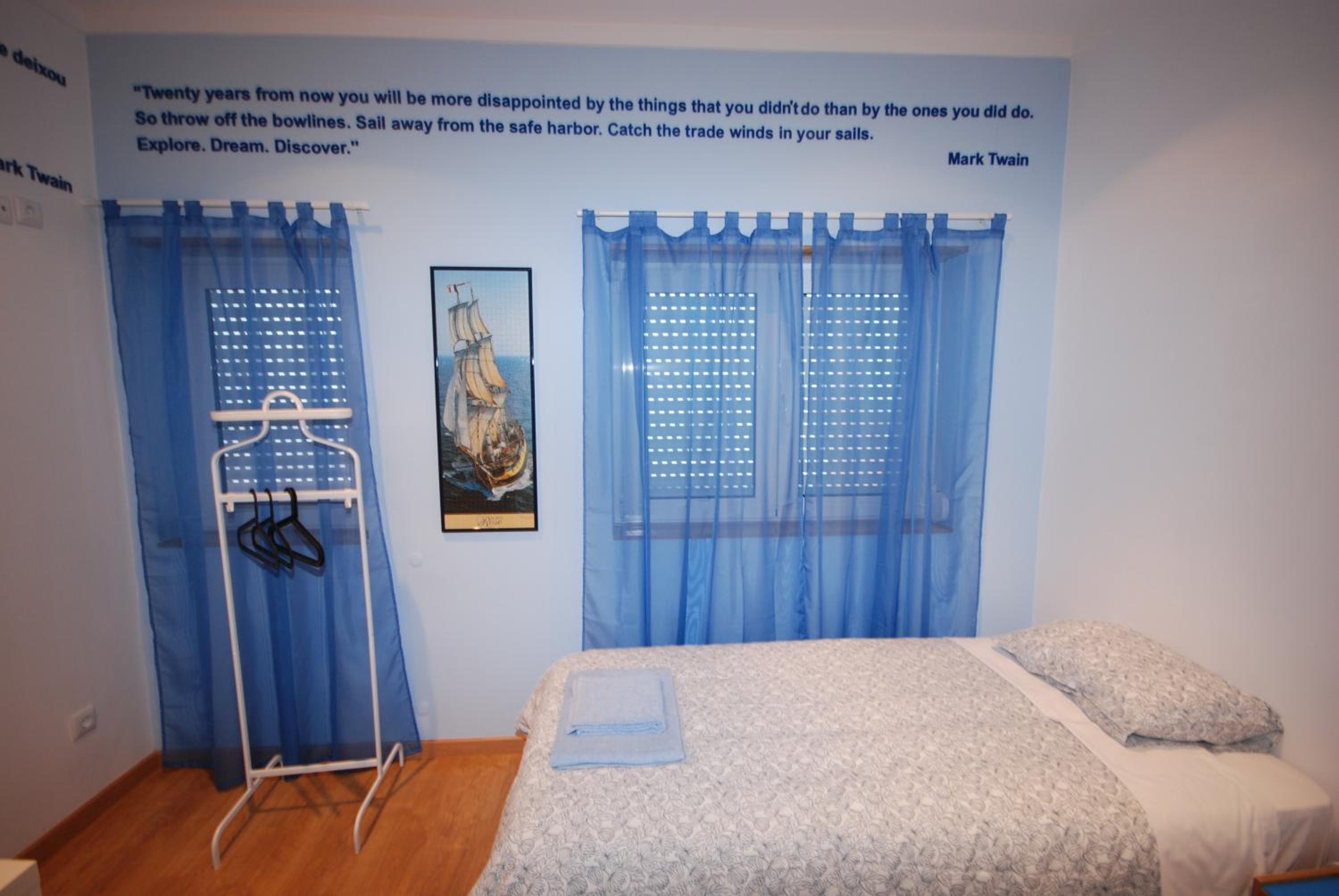 Twin Room with Shared Bathroom photo 2