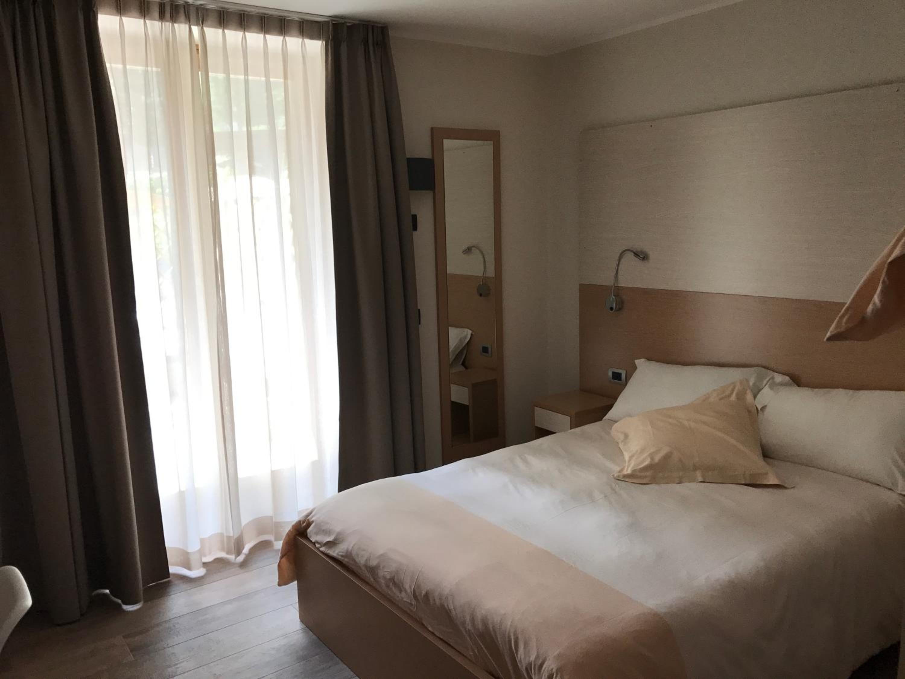 Superior Triple Room - Photo 7