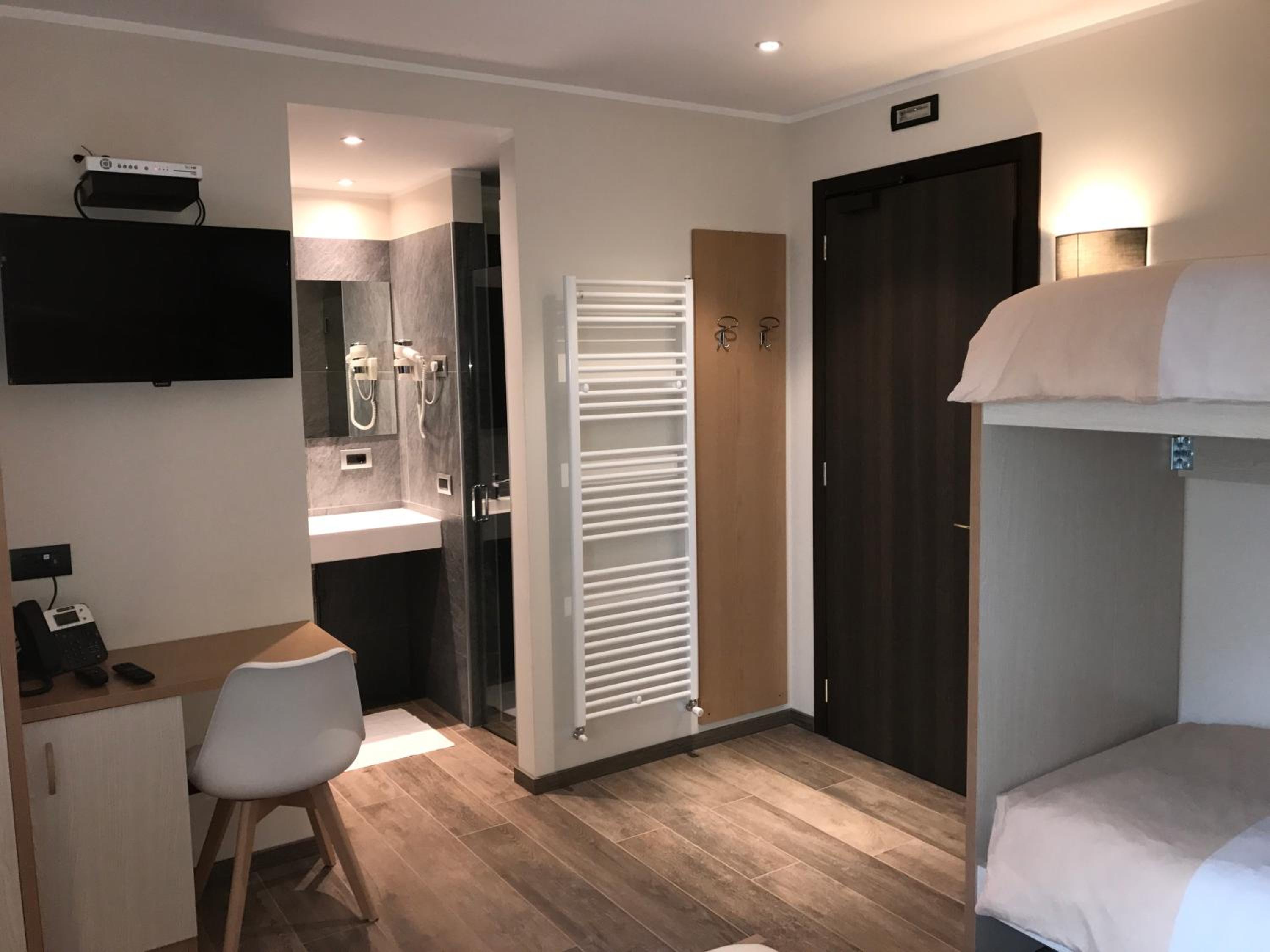 Superior Triple Room - Photo 6