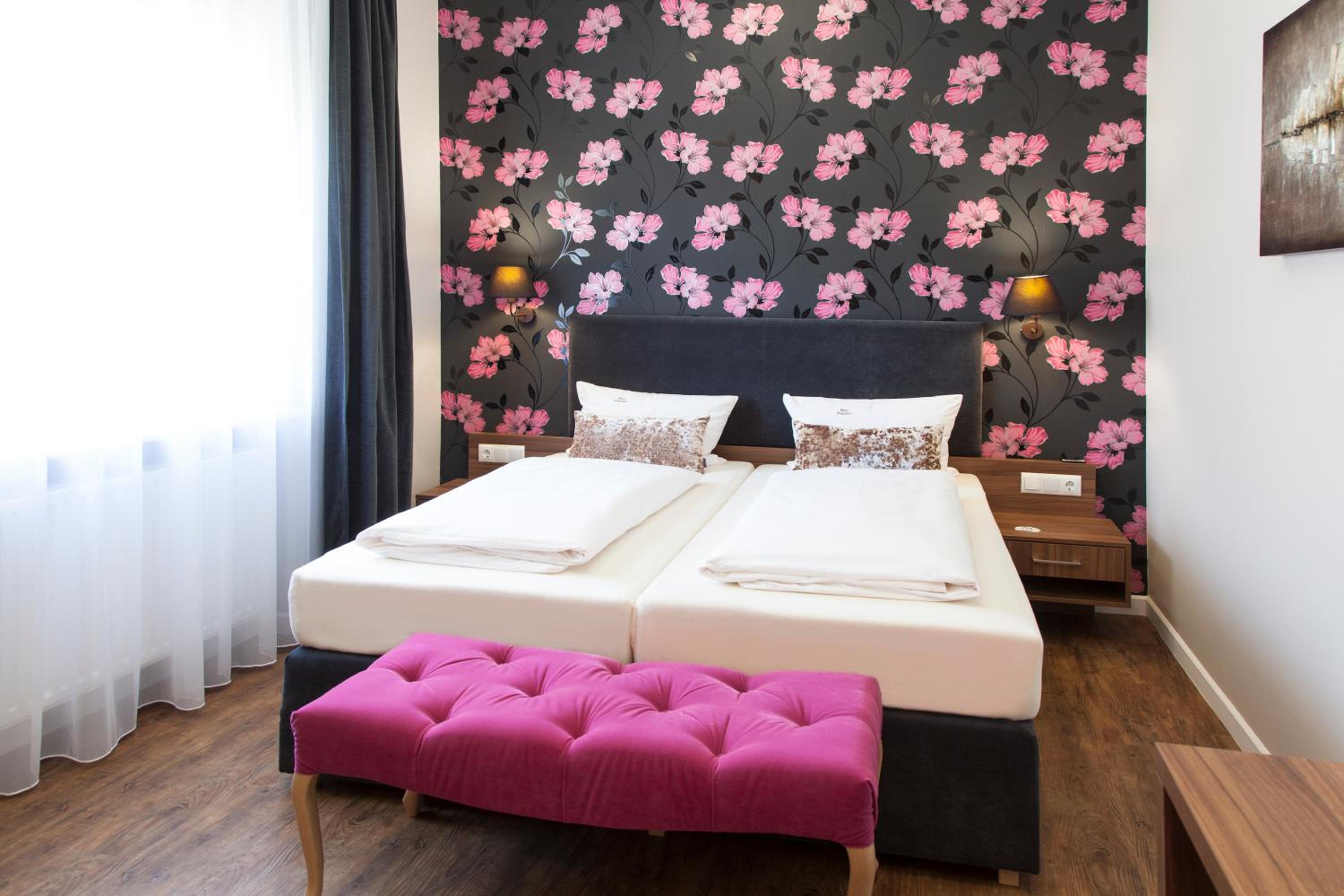 Double Room - Photo 5