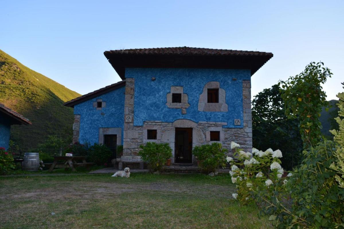 Five-Bedroom House photo 1