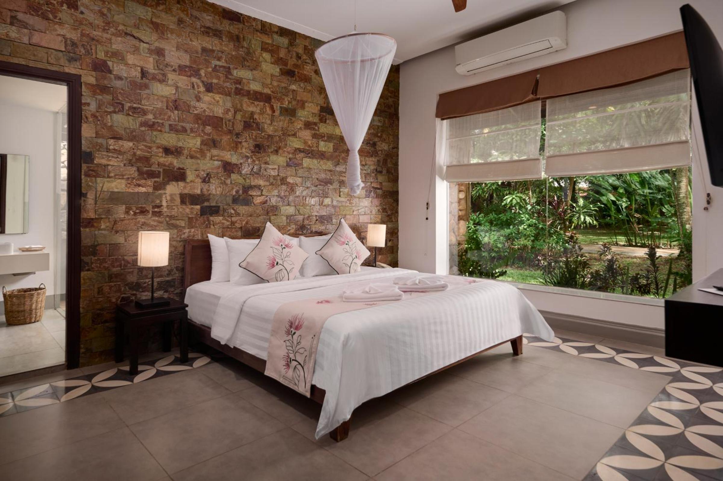 Family Suite with Private Pool photo 3