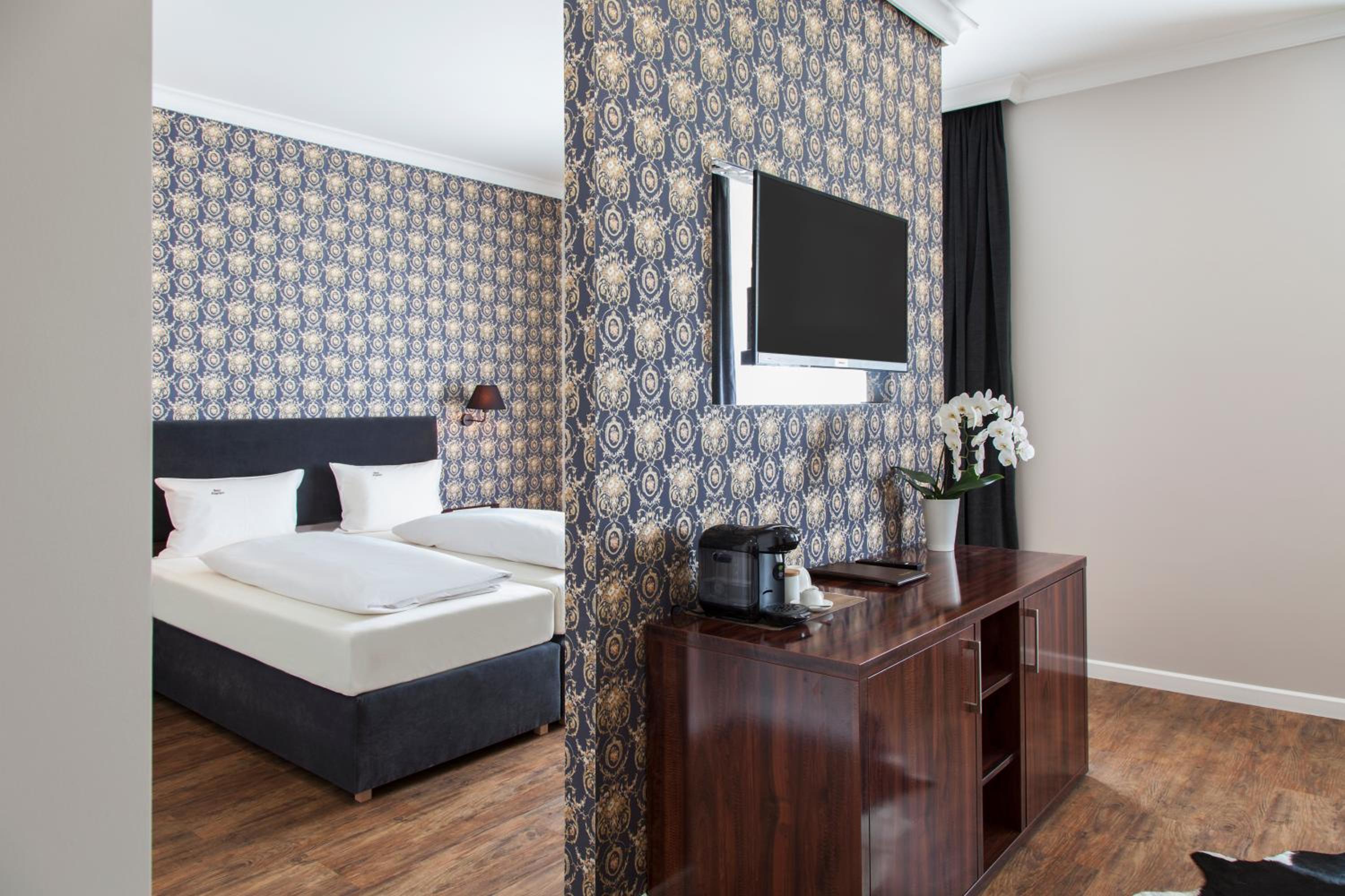 Double Room - Photo 15