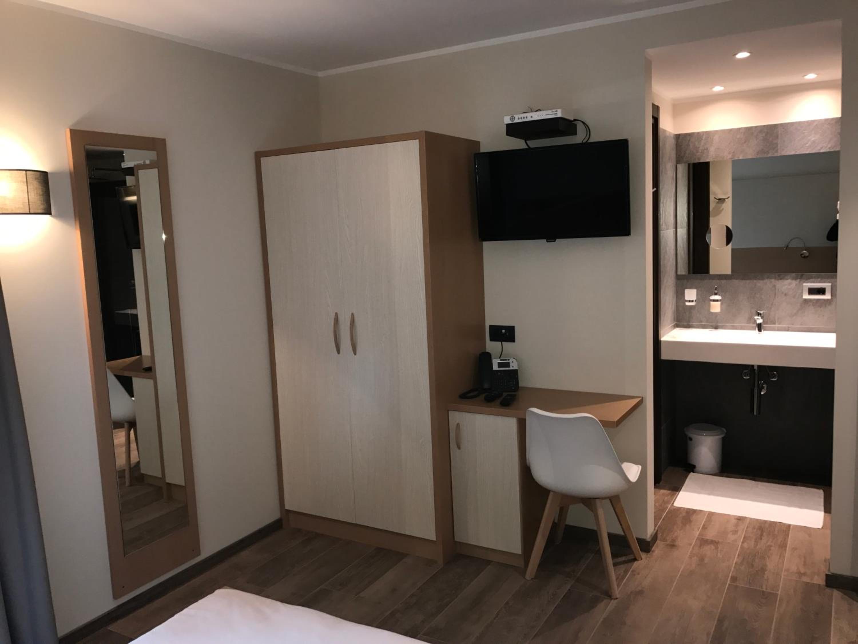 Superior Triple Room - Photo 14