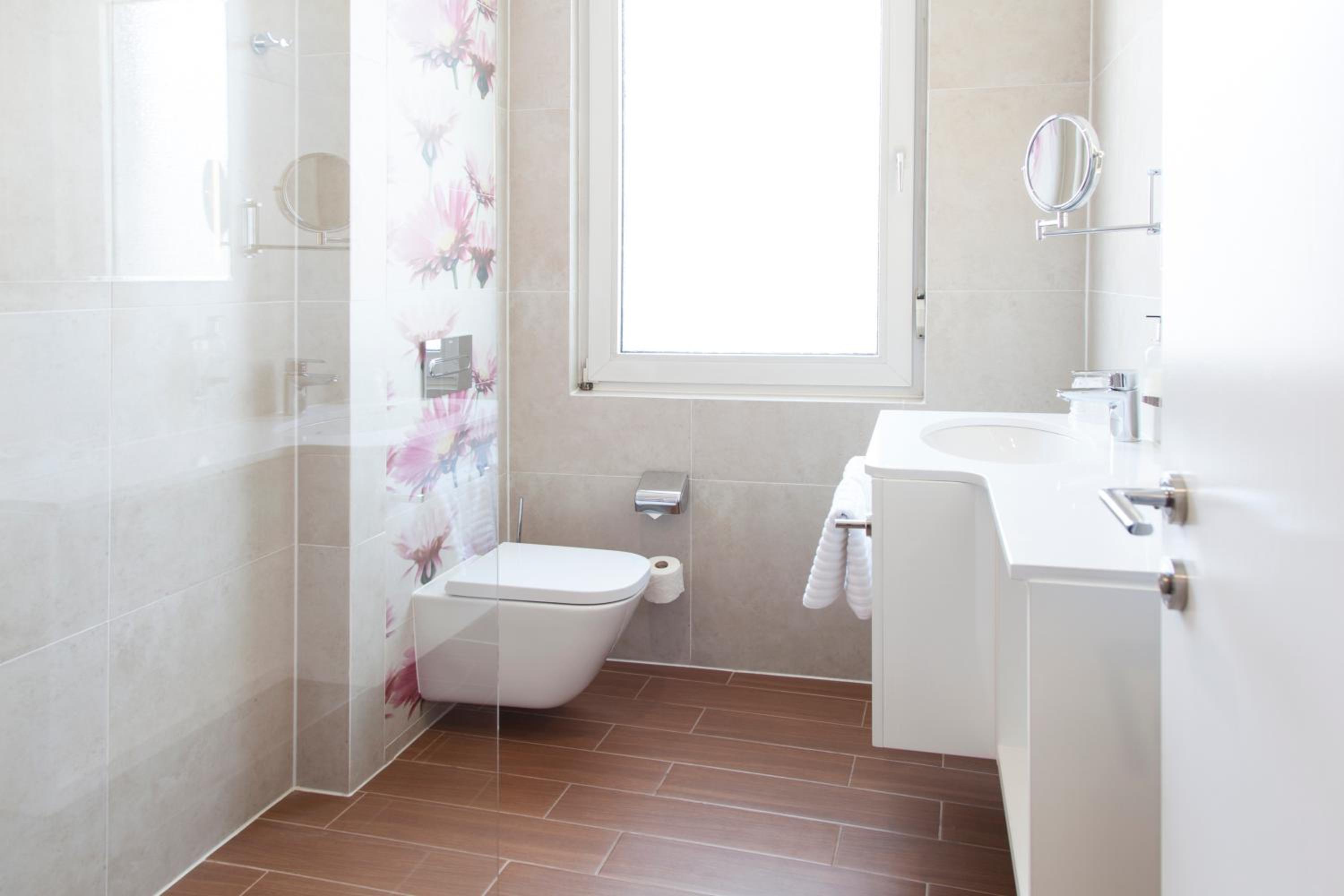 Double Room - Photo 14