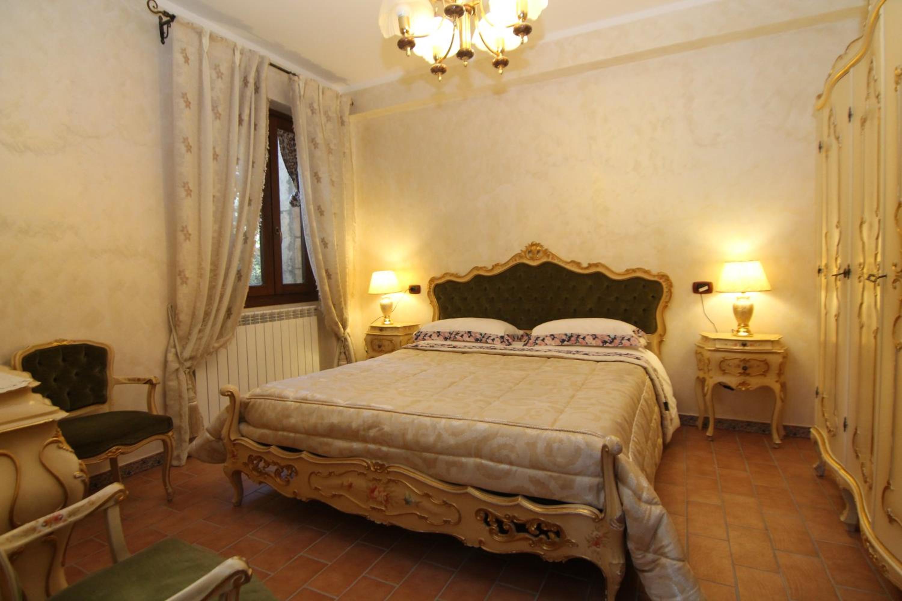 One-Bedroom Suite - Photo 1